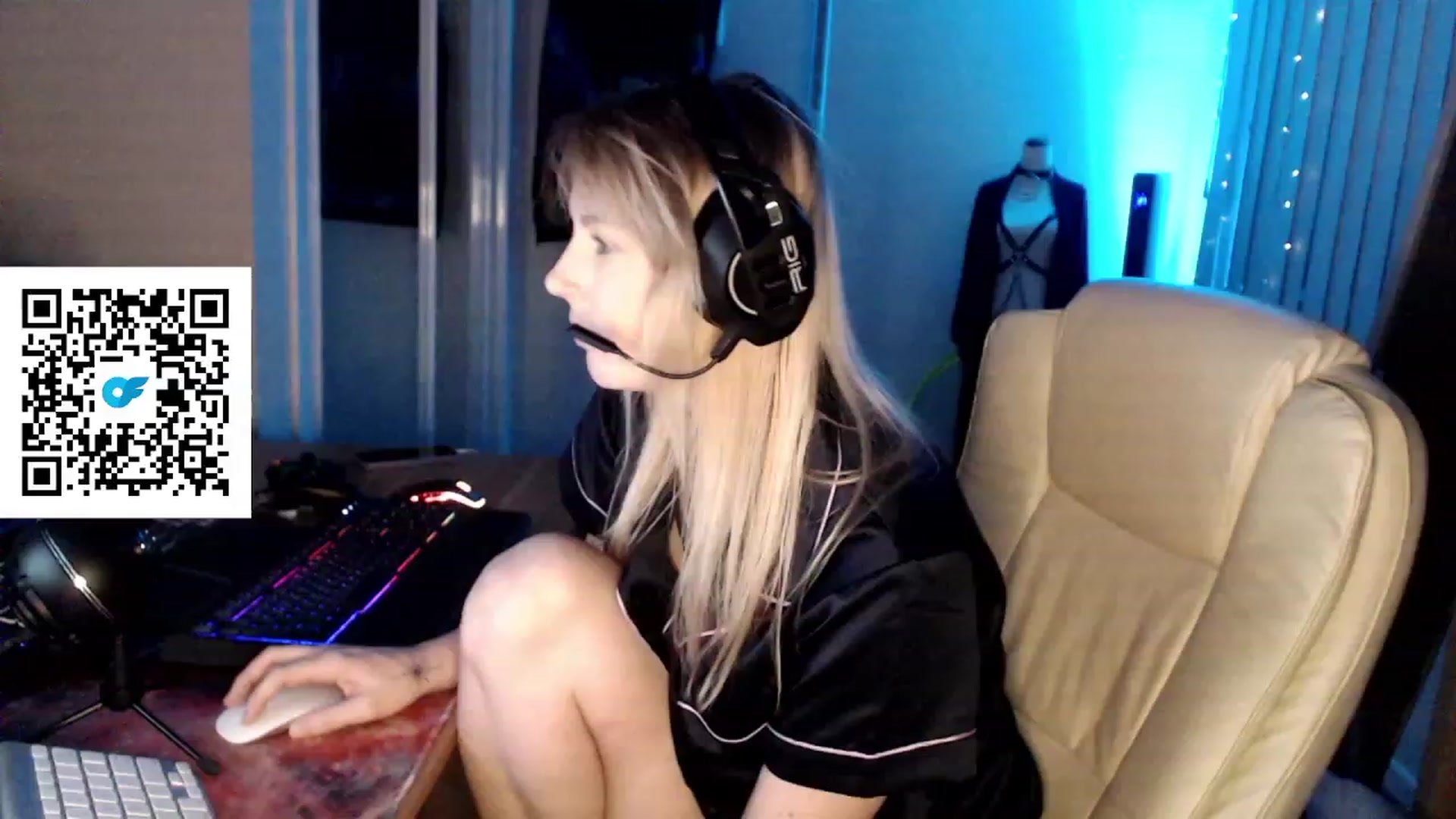 Gallery image thumbnail from Kinksta1's myfreecams stream on, 08/05/2023, 16:15 image 13 of 20