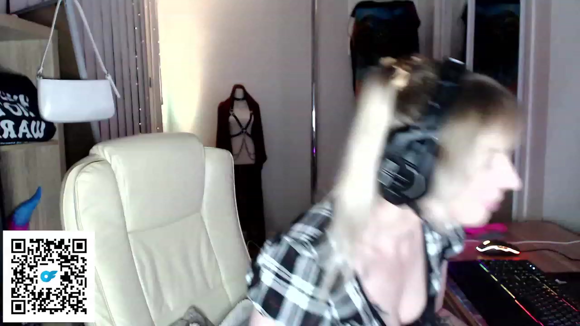 Gallery image thumbnail from Kinksta1's myfreecams stream on, 08/12/2023, 13:18 image 20 of 20