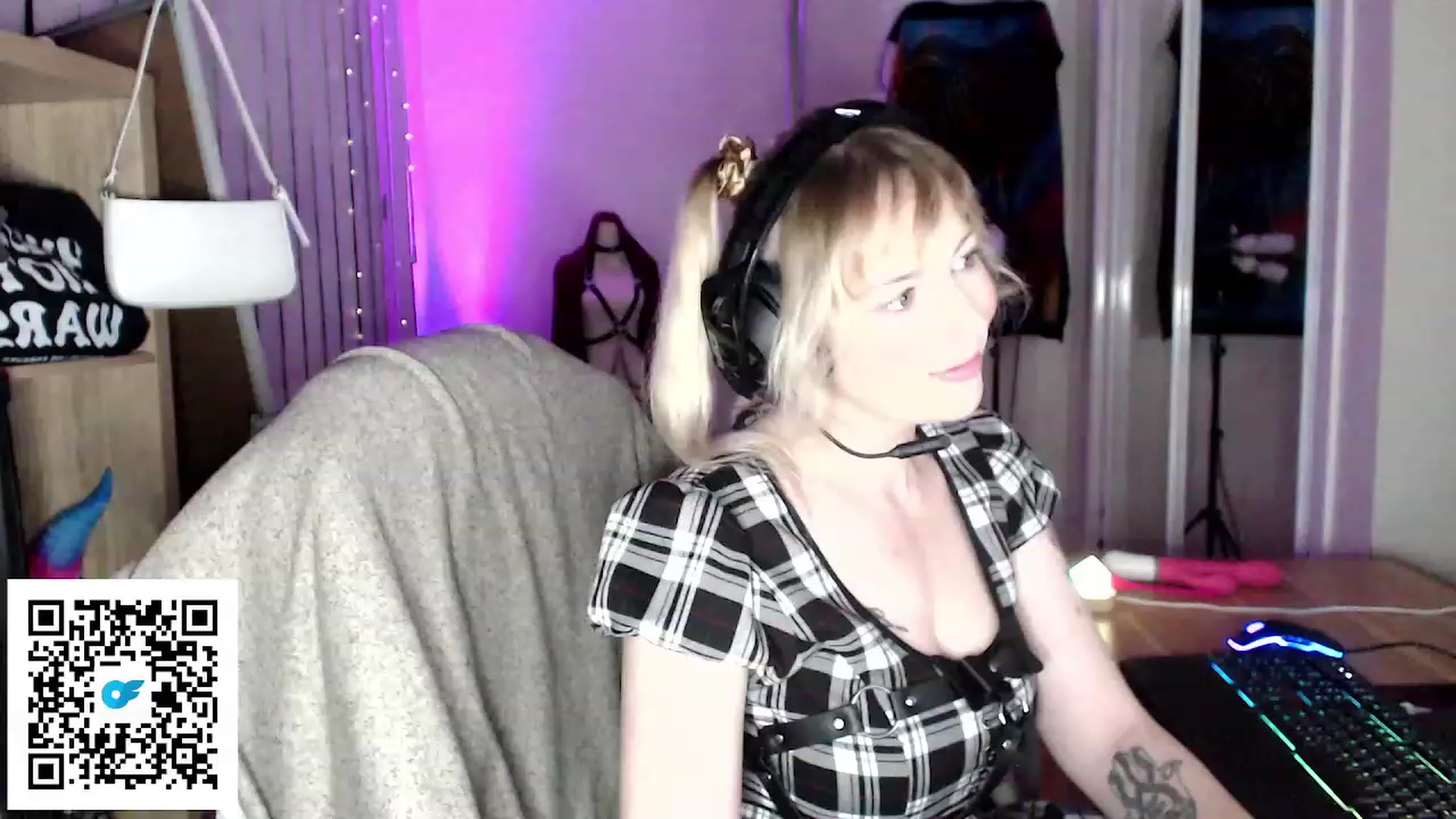 Gallery image thumbnail from Kinksta1's myfreecams stream on, 08/12/2023, 13:18 image 9 of 20