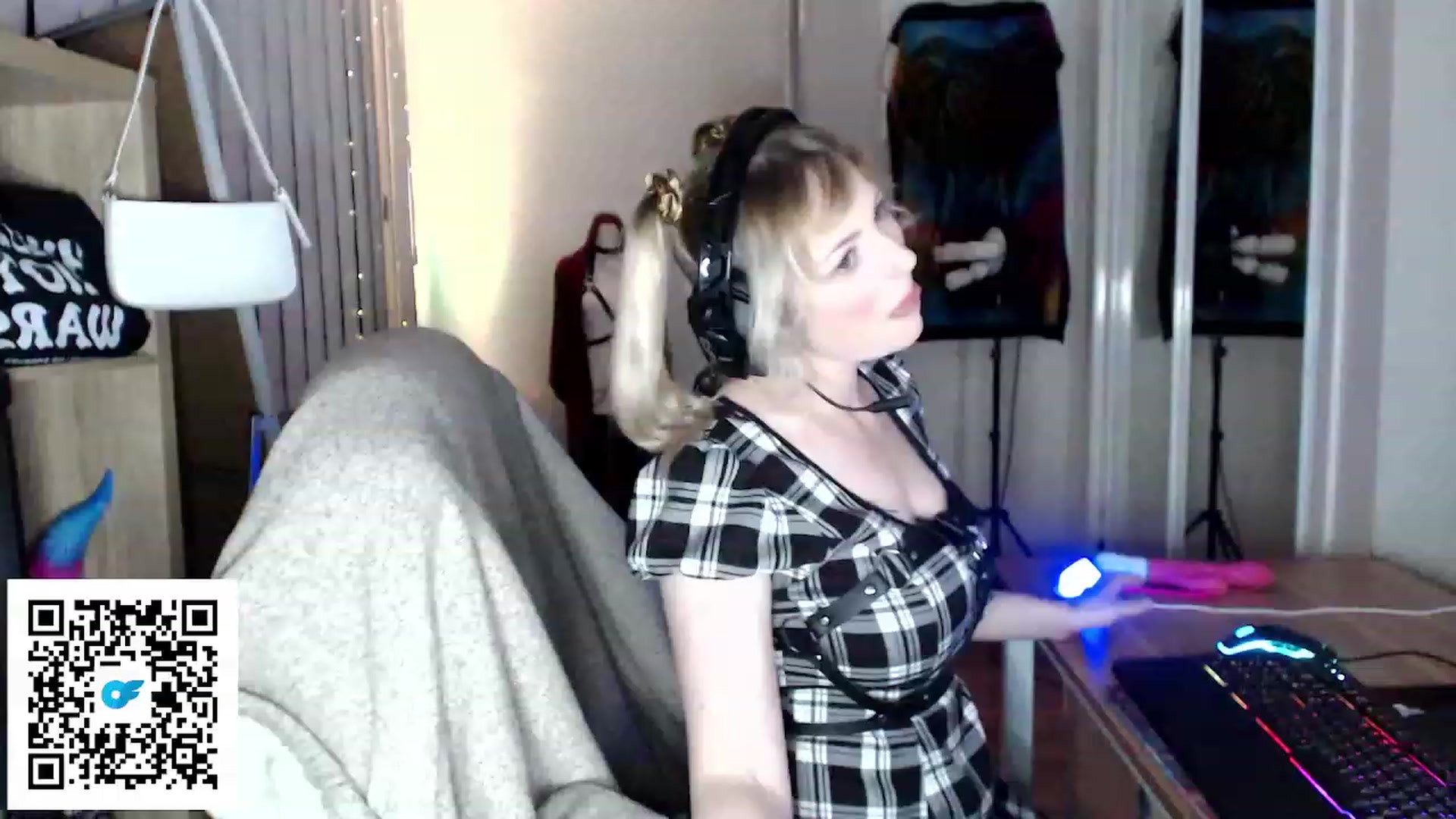 Gallery image thumbnail from Kinksta1's myfreecams stream on, 08/12/2023, 13:18 image 6 of 20
