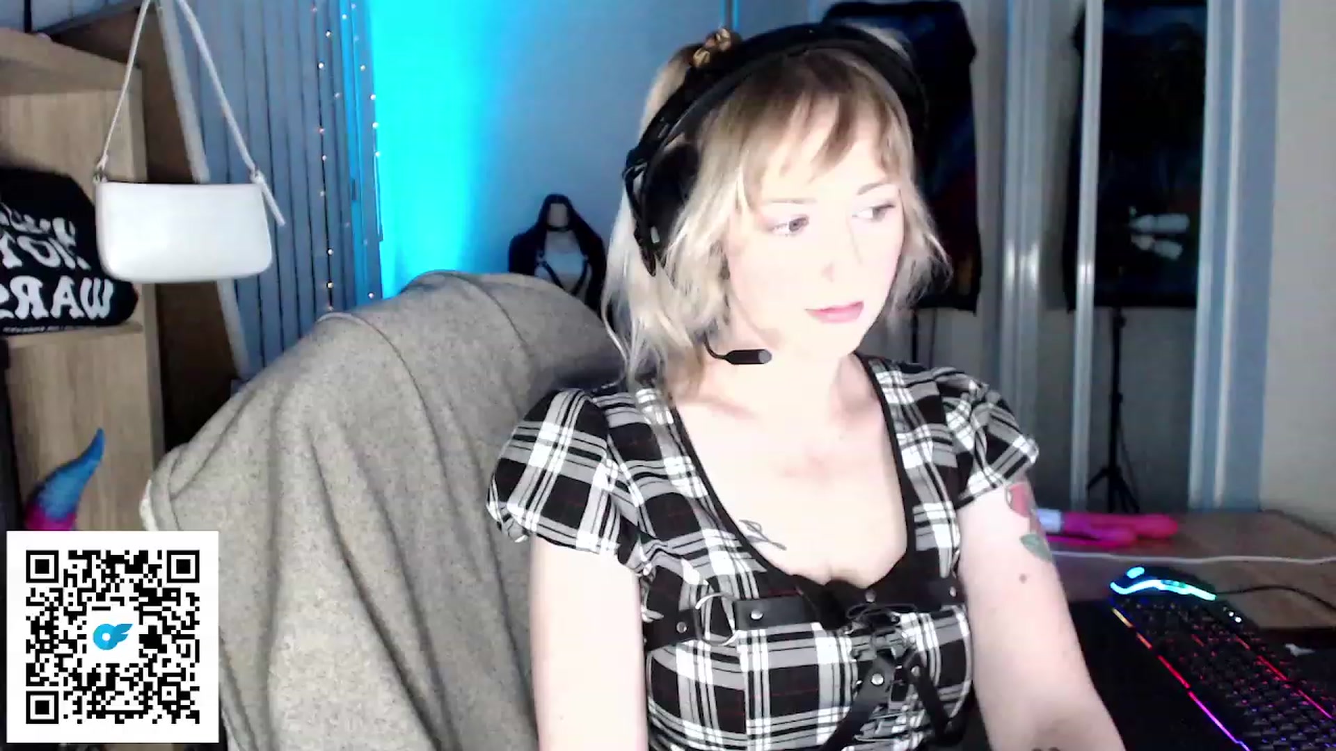 Gallery image thumbnail from Kinksta1's myfreecams stream on, 08/12/2023, 13:18 image 11 of 20