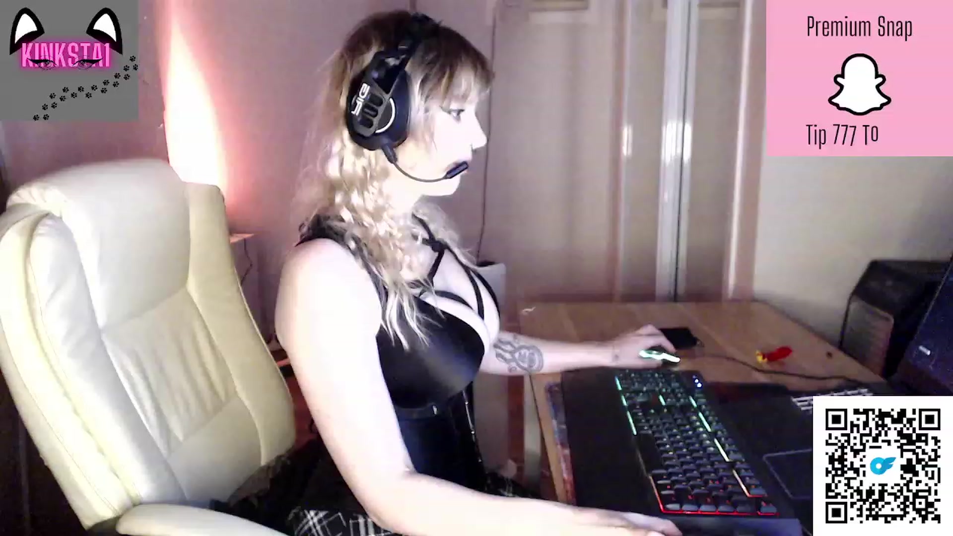 Gallery image thumbnail from Kinksta1's myfreecams stream on, 08/18/2023, 14:20 image 2 of 20