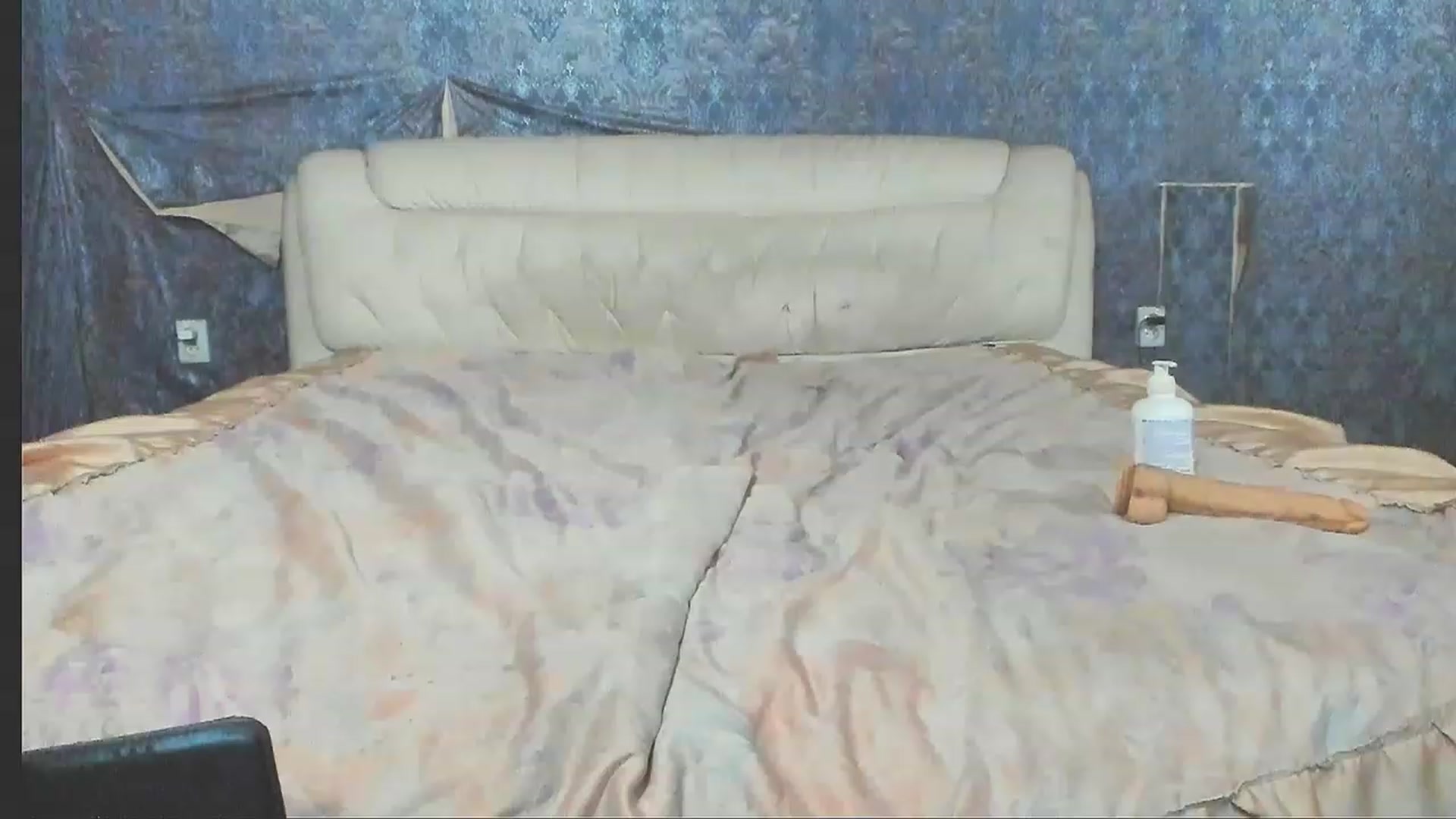 Gallery image thumbnail from KinkyKitte's myfreecams stream on, 05/06/2023, 15:49 image 11 of 20
