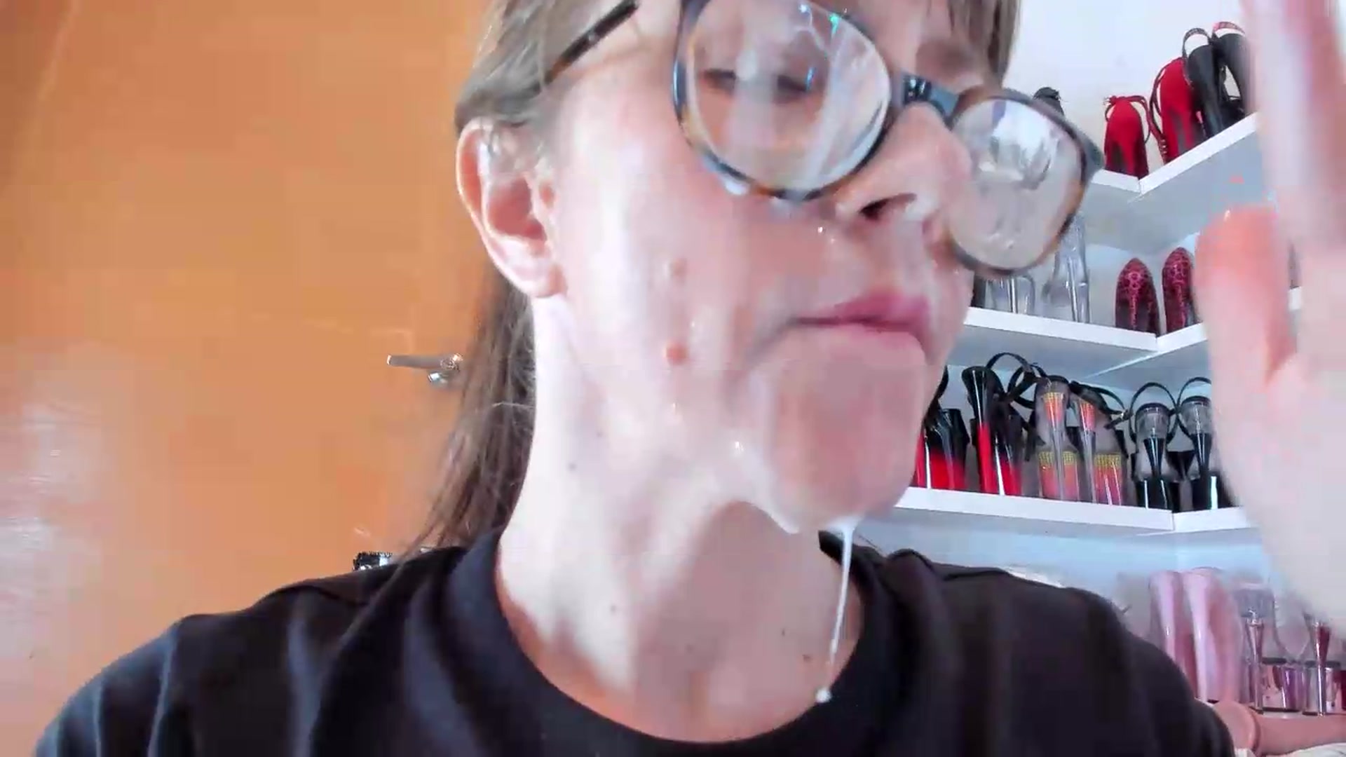 Gallery image thumbnail from KinkyMarisol's myfreecams stream on, 05/31/2026, 07:10 image 9 of 20
