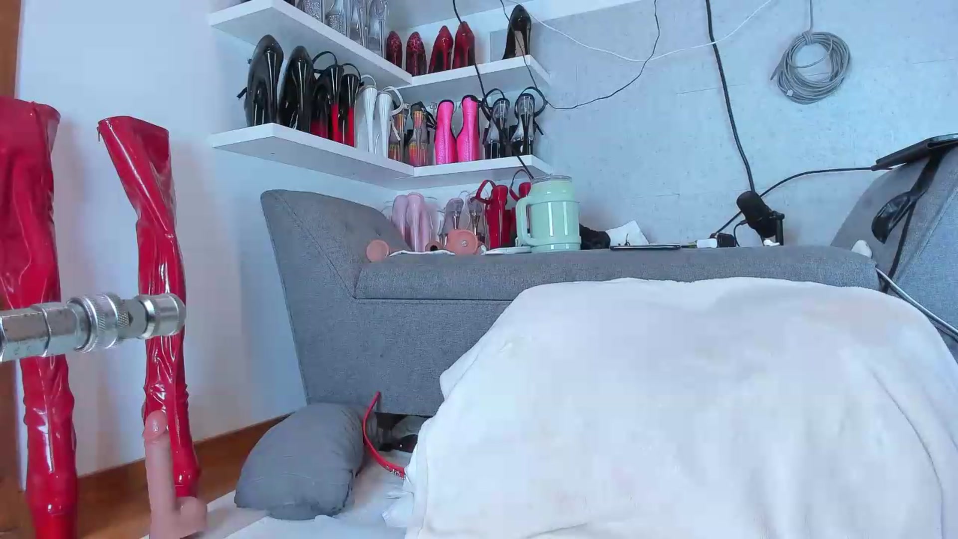Gallery image thumbnail from KinkyMarisol's myfreecams stream on, 07/17/2026, 02:59 image 6 of 20