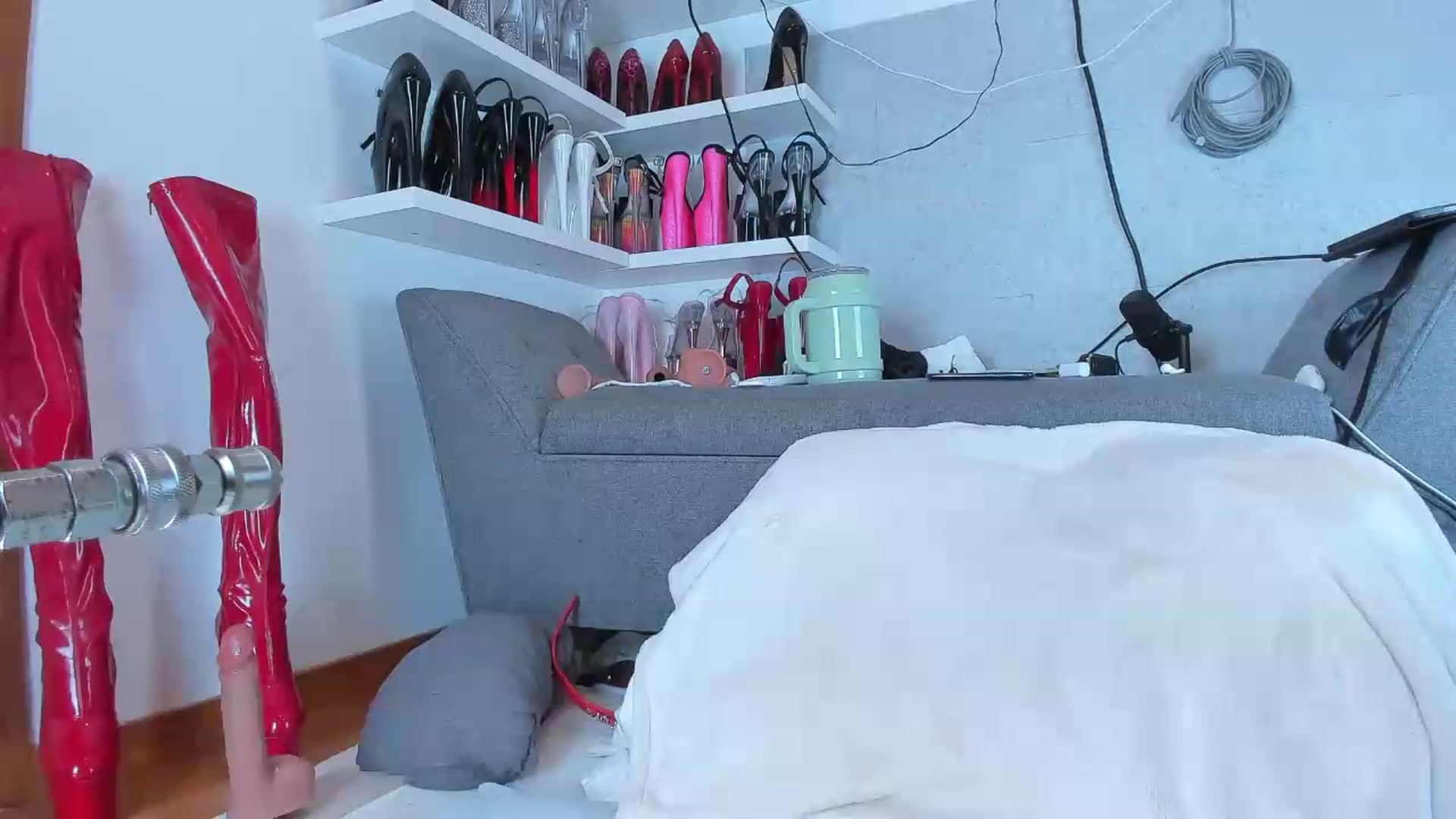 Gallery image thumbnail from KinkyMarisol's myfreecams stream on, 07/17/2026, 02:59 image 7 of 20