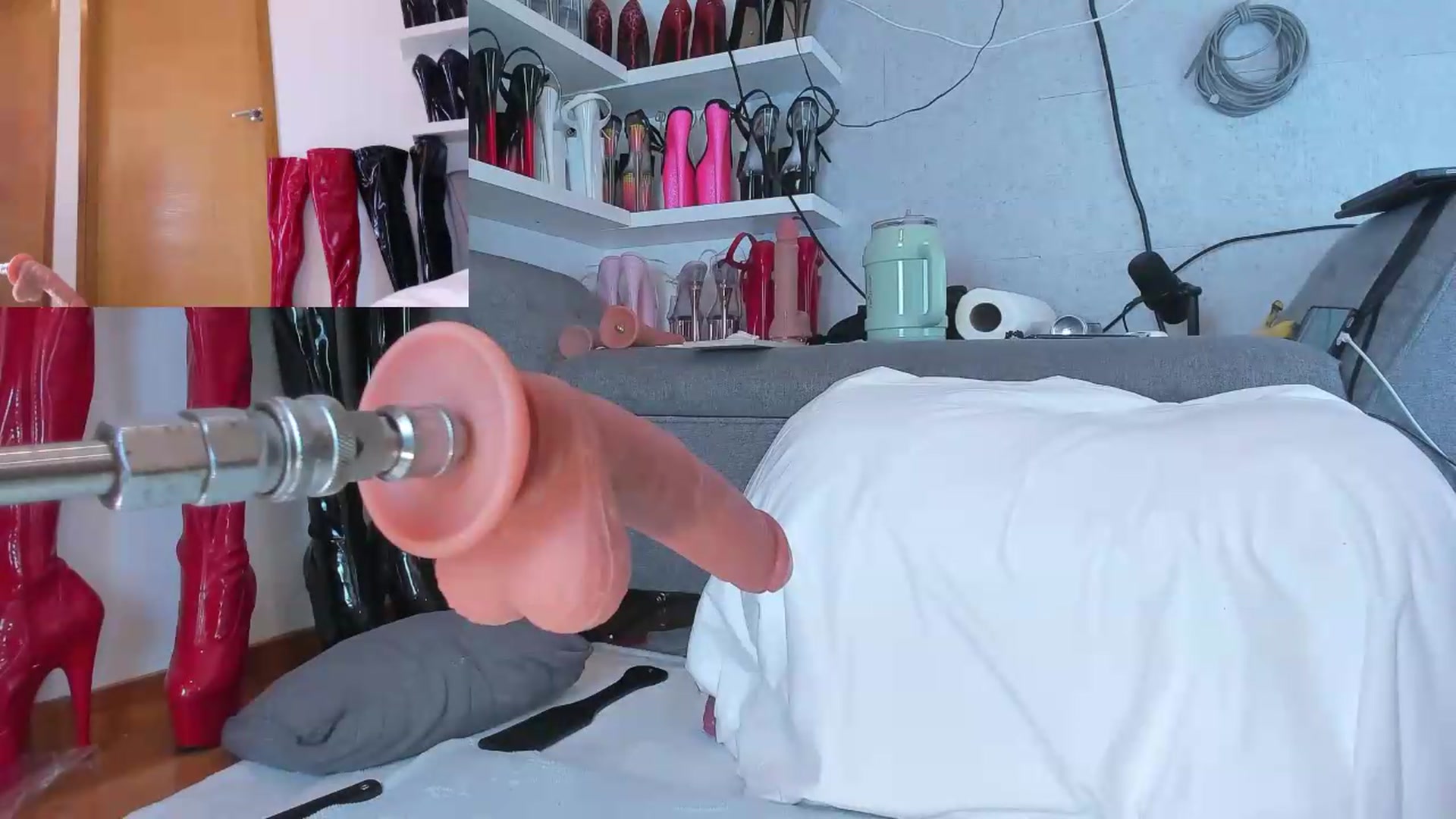 Gallery image thumbnail from KinkyMarisol's myfreecams stream on, 07/18/2026, 18:38 image 16 of 20
