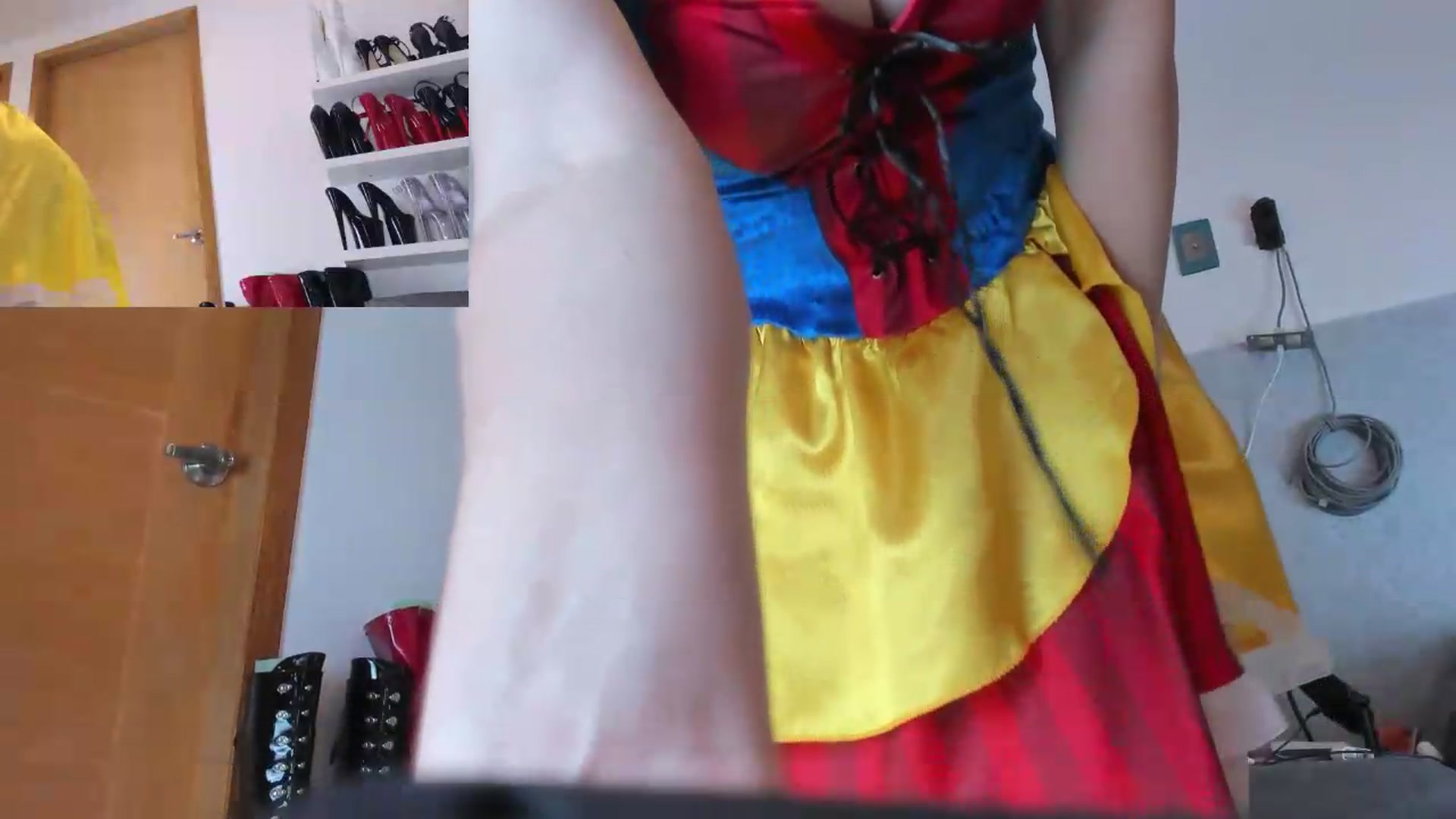 Gallery image thumbnail from KinkyMarisol's myfreecams stream on, 08/09/2026, 20:48 image 18 of 20
