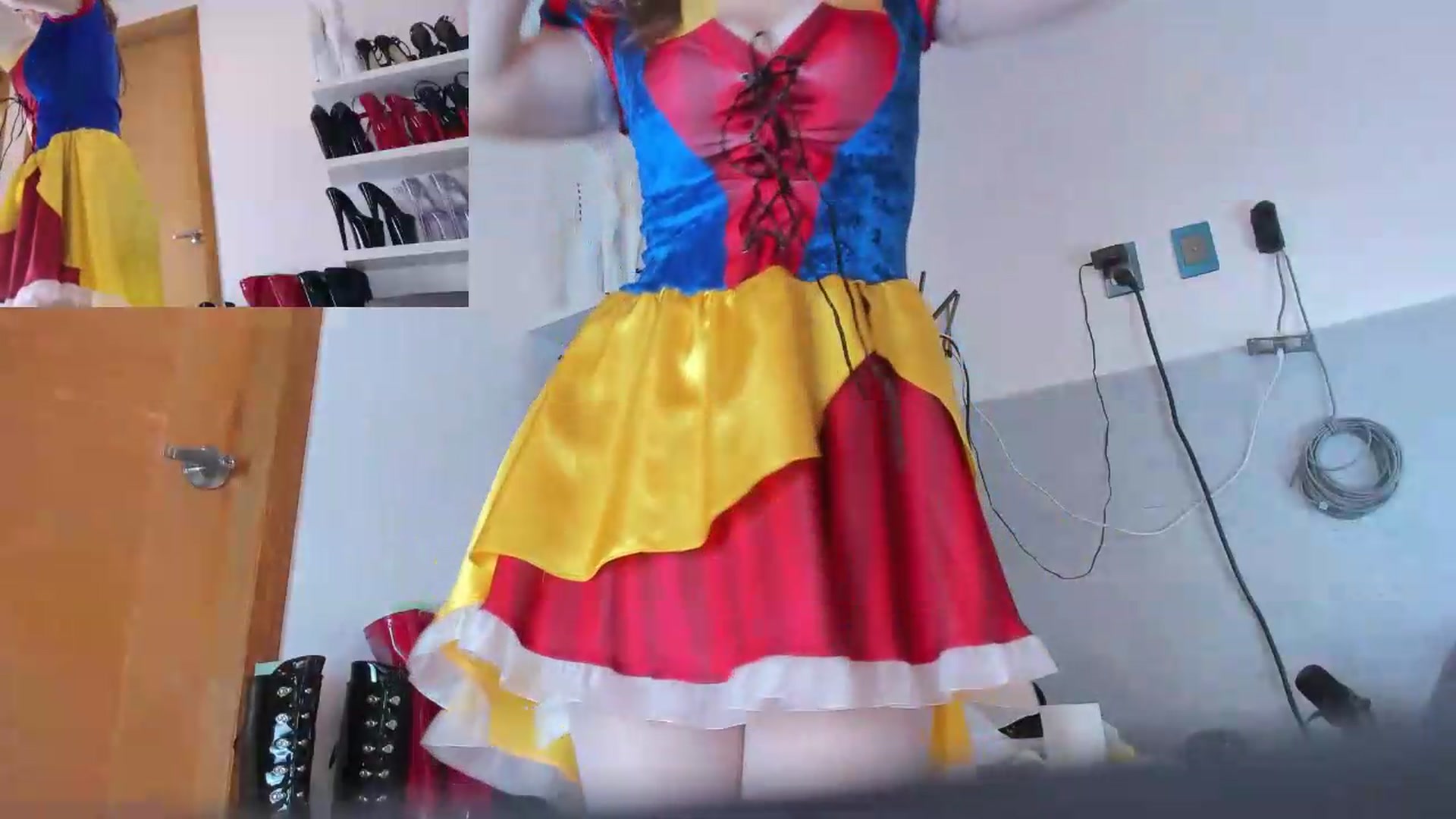 Gallery image thumbnail from KinkyMarisol's myfreecams stream on, 08/09/2026, 20:48 image 17 of 20