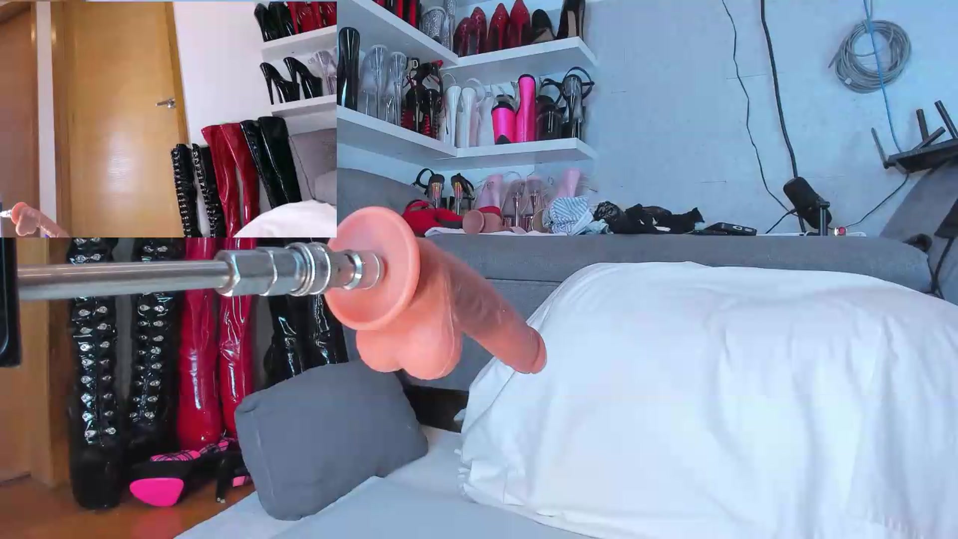 Gallery image thumbnail from KinkyMarisol's myfreecams stream on, 08/17/2026, 06:16 image 4 of 20