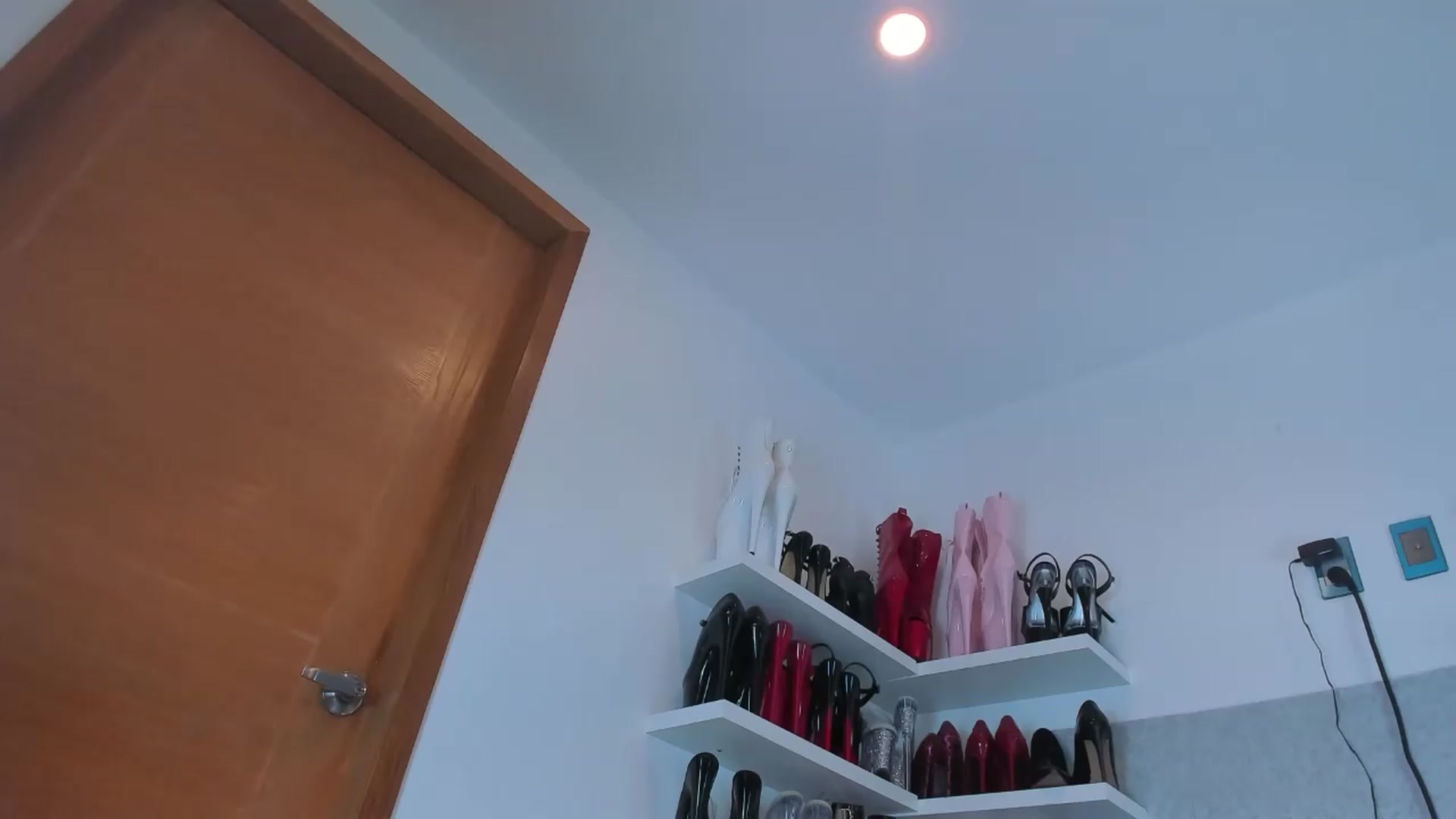 Gallery image thumbnail from KinkyMarisol's myfreecams stream on, 08/23/2026, 16:54 image 16 of 20