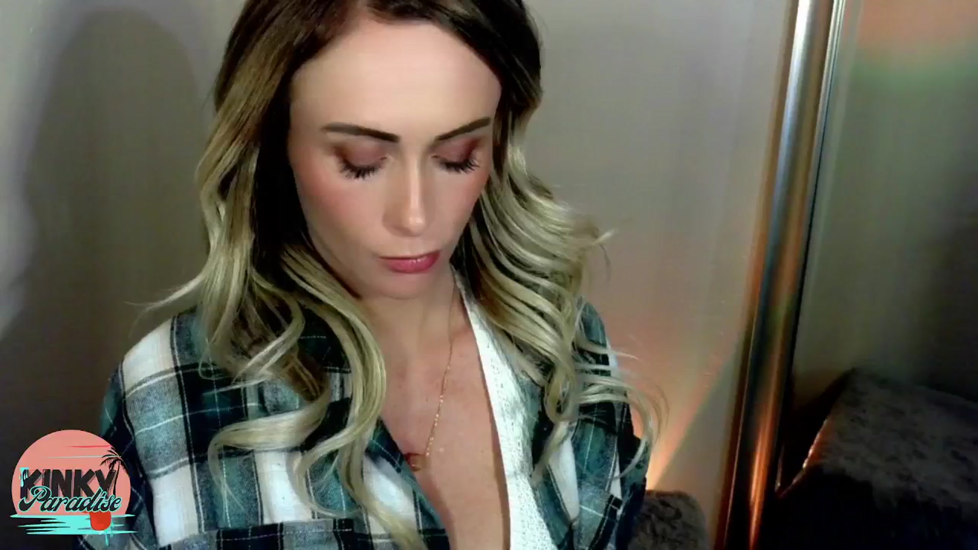Gallery image thumbnail from KinkyParadise's myfreecams stream on, 11/30/2024, 15:15 image 3 of 20