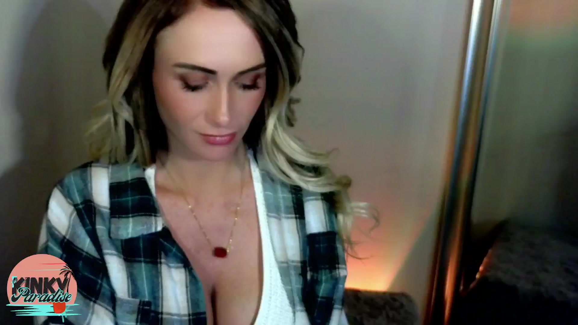 Gallery image thumbnail from KinkyParadise's myfreecams stream on, 11/30/2024, 15:39 image 2 of 20