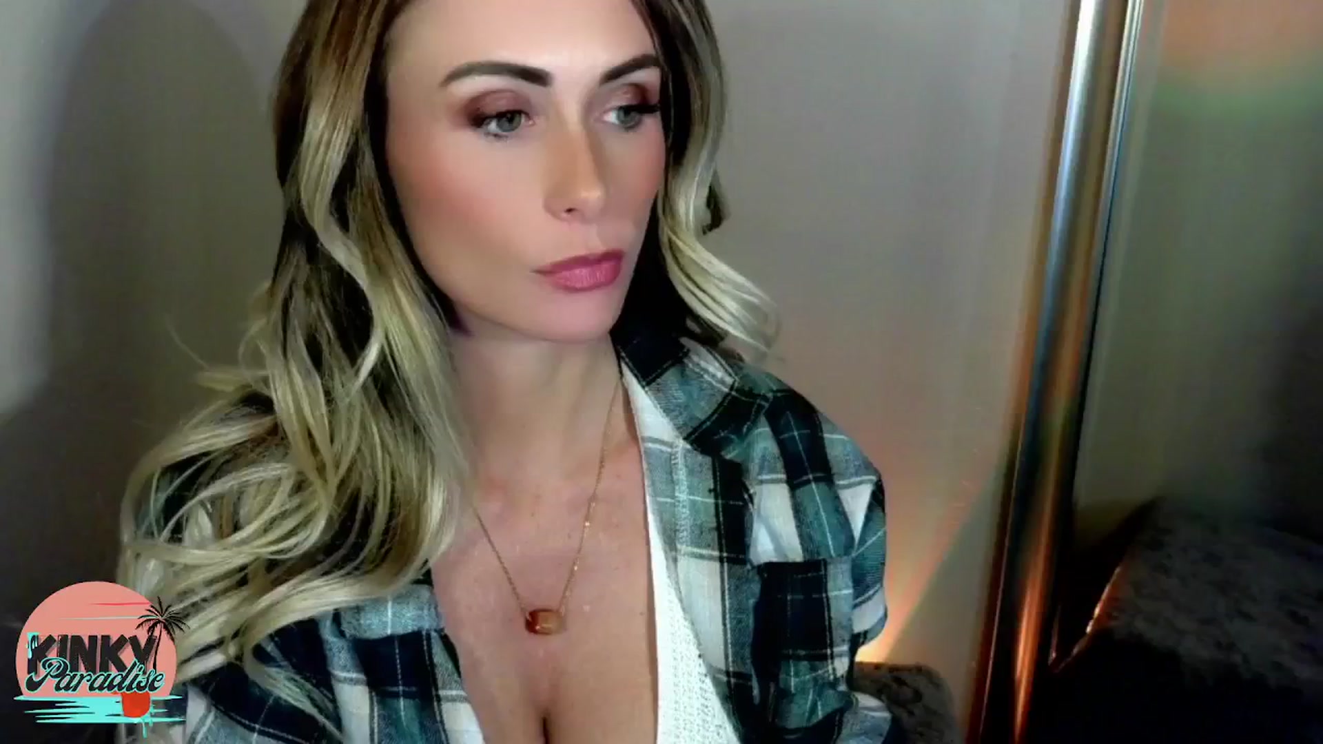 Gallery image thumbnail from KinkyParadise's myfreecams stream on, 11/30/2024, 15:39 image 14 of 20