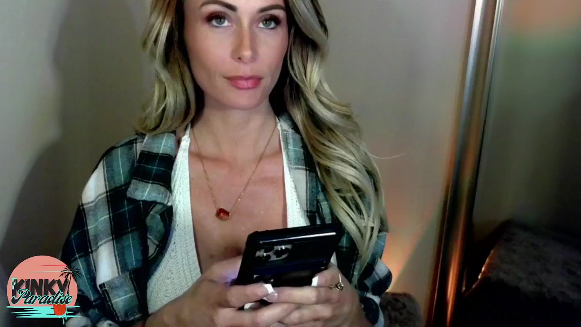 Gallery image thumbnail from KinkyParadise's myfreecams stream on, 11/30/2024, 18:22 image 9 of 20