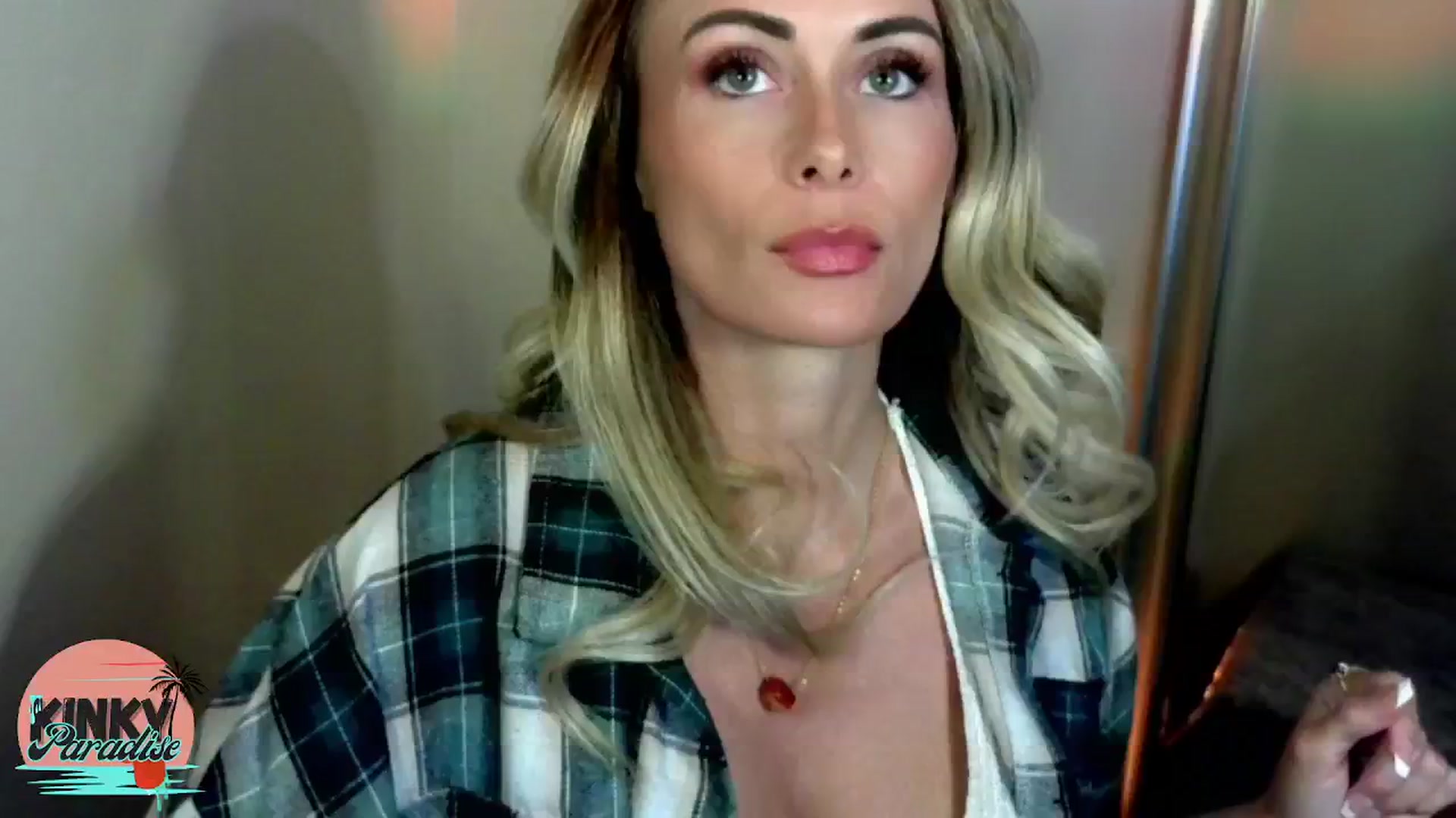 Gallery image thumbnail from KinkyParadise's myfreecams stream on, 11/30/2024, 18:22 image 18 of 20