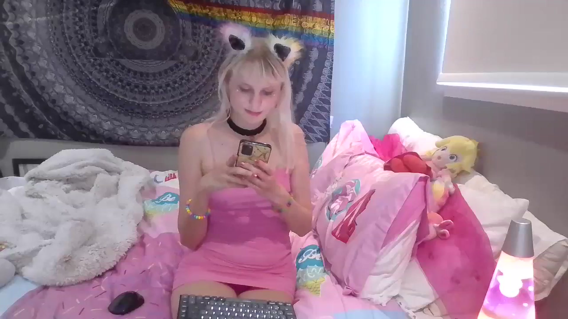 Gallery image thumbnail from KinkyPinkii's myfreecams stream on, 06/12/2023, 01:25 image 2 of 20