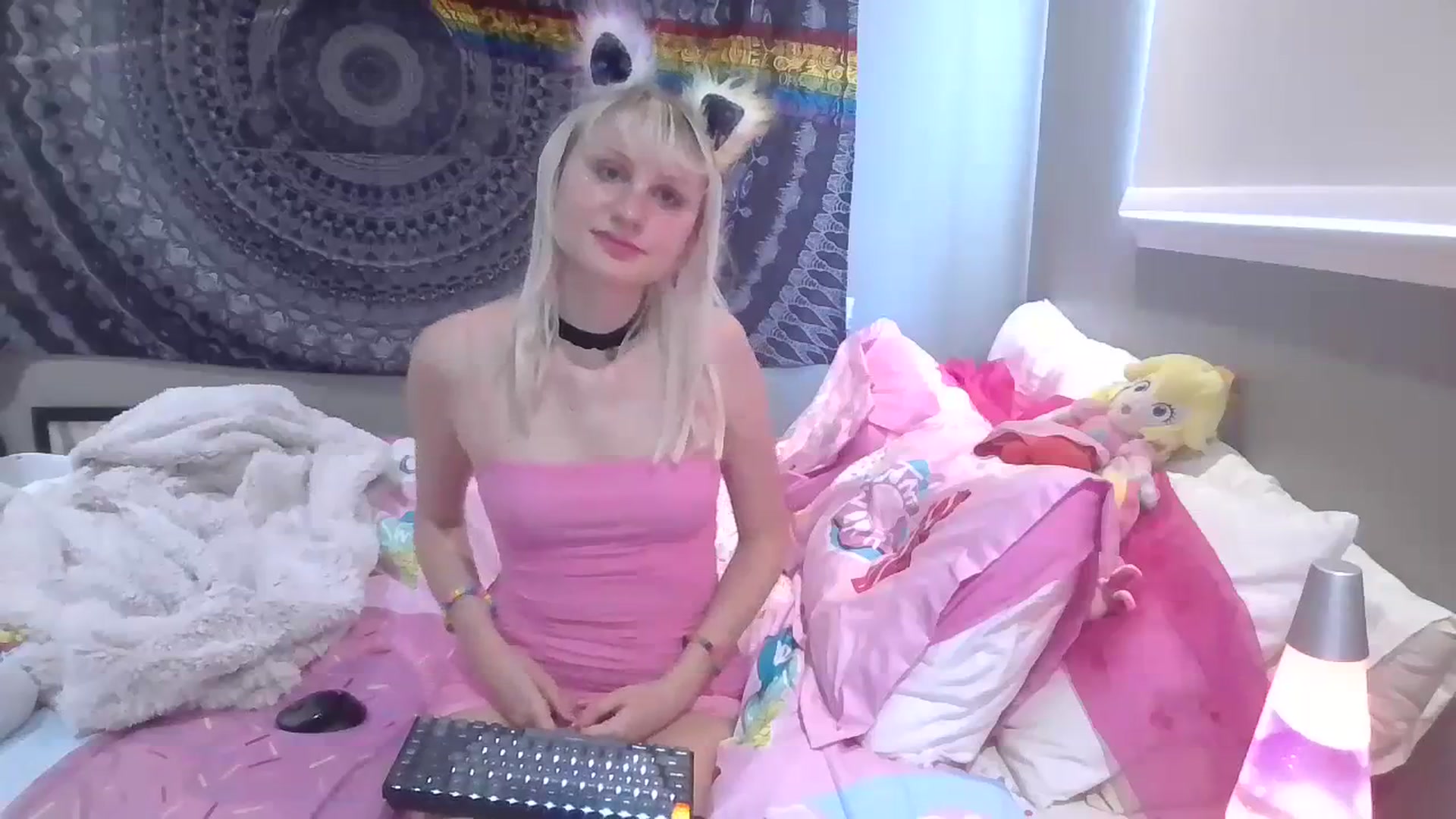 Gallery image thumbnail from KinkyPinkii's myfreecams stream on, 06/12/2023, 01:25 image 17 of 20