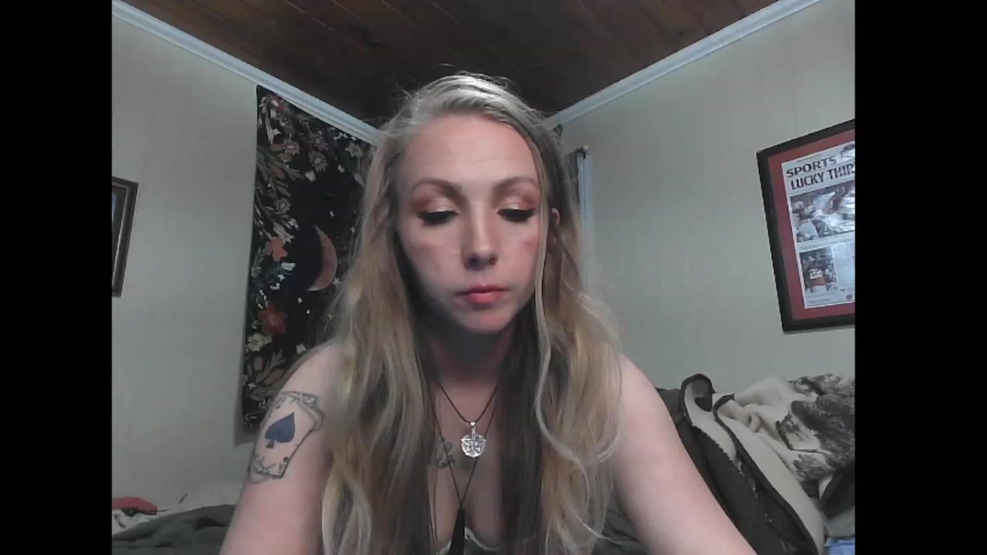 Gallery image thumbnail from KinkySapphire's myfreecams stream on, 11/22/2022, 01:30 image 7 of 20