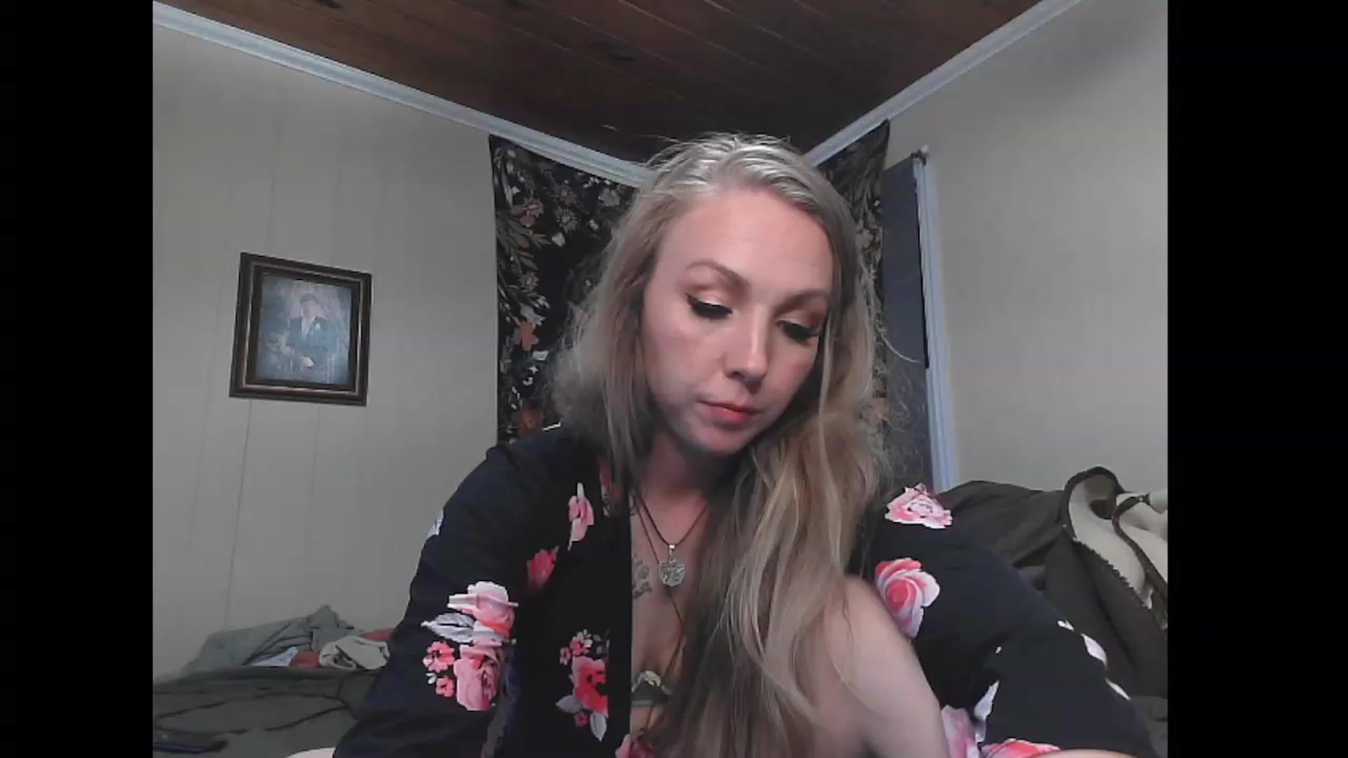 Gallery image thumbnail from KinkySapphire's myfreecams stream on, 11/22/2022, 01:50 image 9 of 20