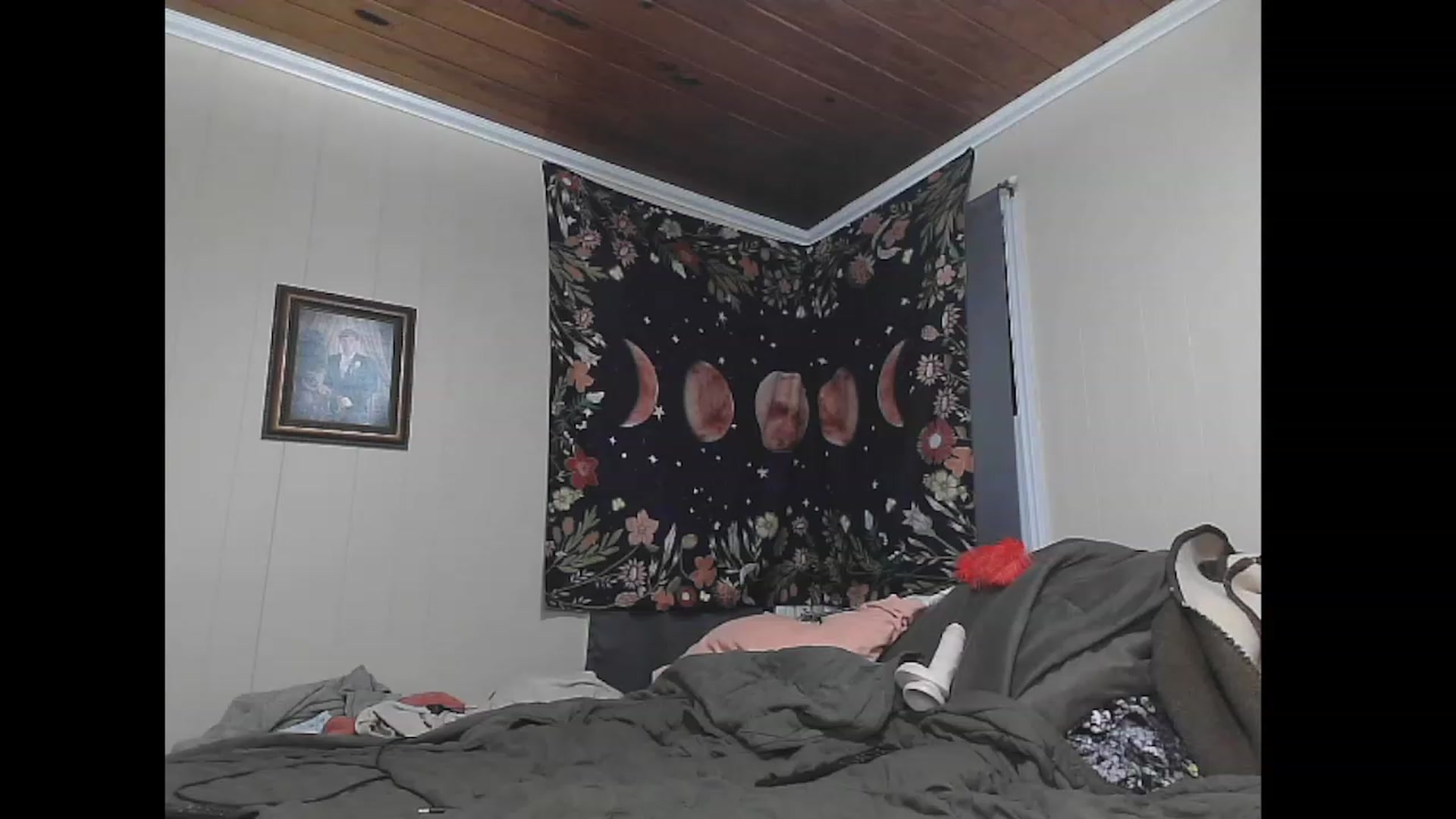 Gallery image thumbnail from KinkySapphire's myfreecams stream on, 11/22/2022, 01:50 image 5 of 20
