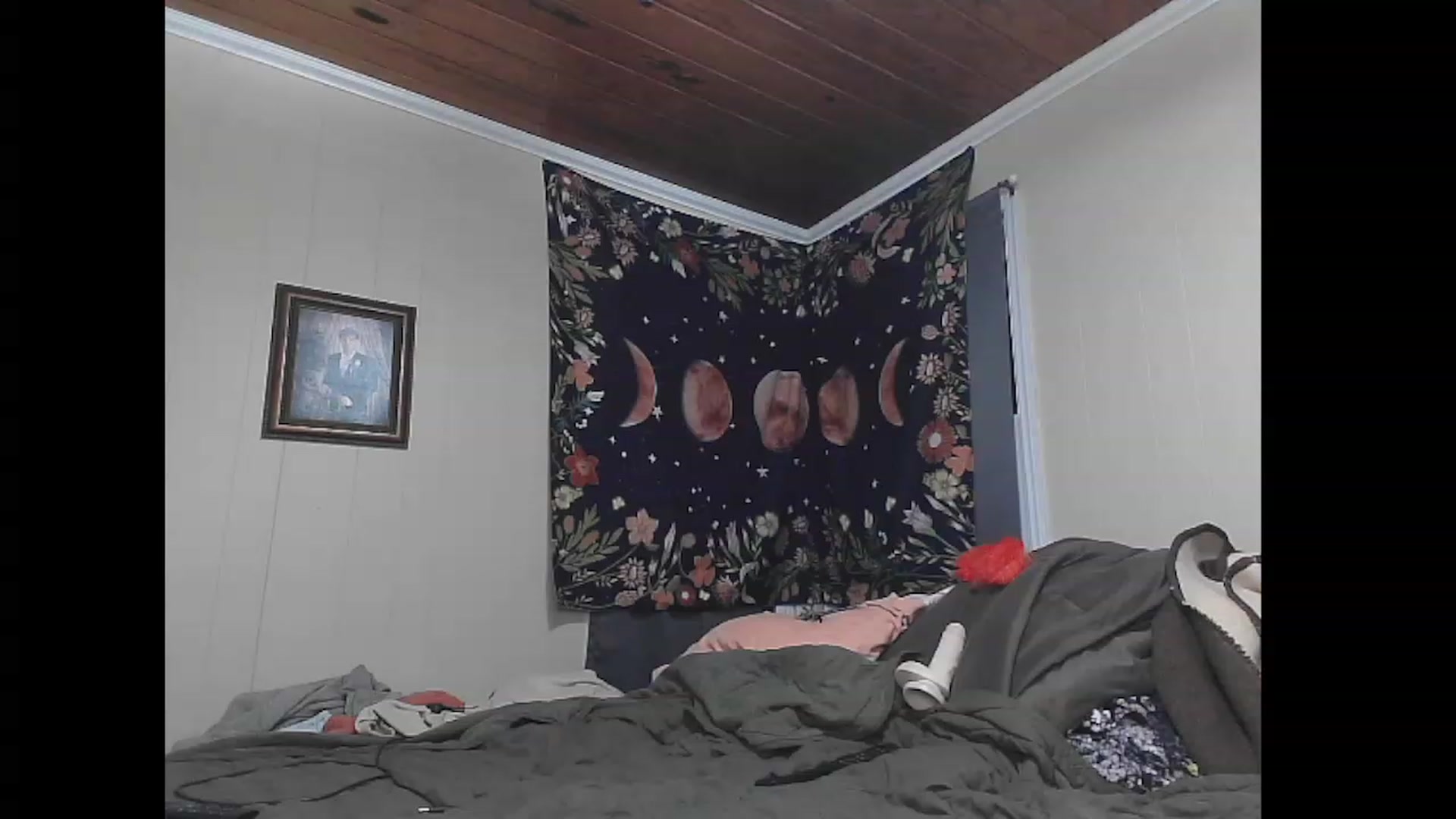 Gallery image thumbnail from KinkySapphire's myfreecams stream on, 11/22/2022, 01:50 image 4 of 20