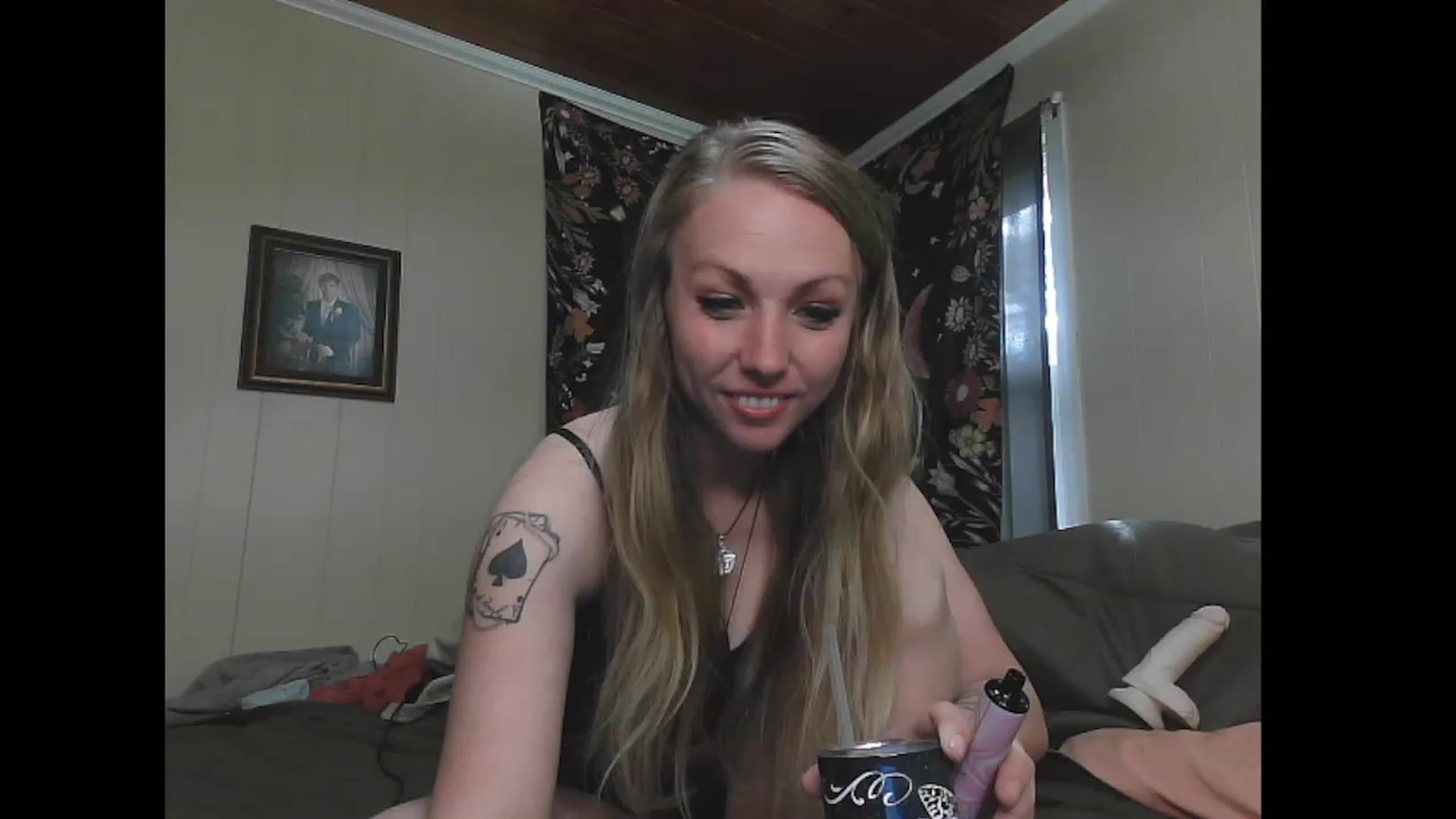 Gallery image thumbnail from KinkySapphire's myfreecams stream on, 11/22/2022, 16:44 image 9 of 20