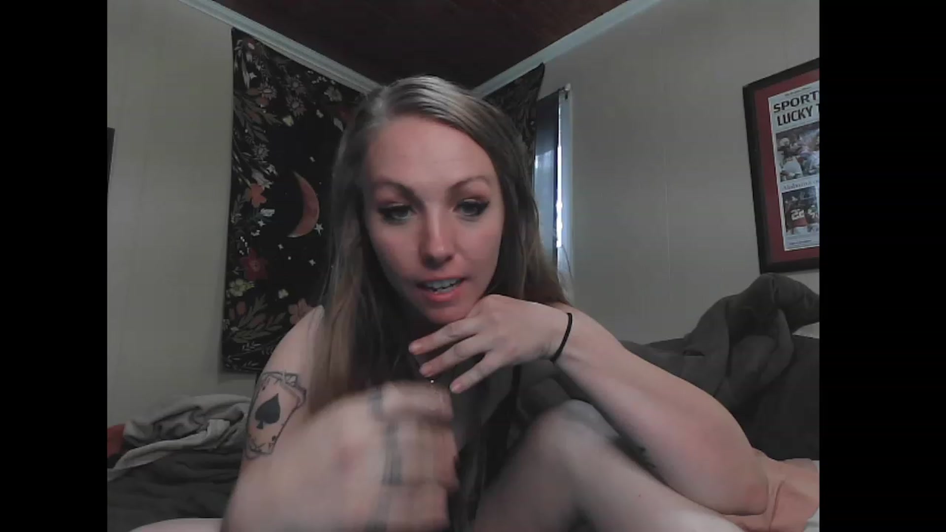 Gallery image thumbnail from KinkySapphire's myfreecams stream on, 11/22/2022, 16:44 image 3 of 20
