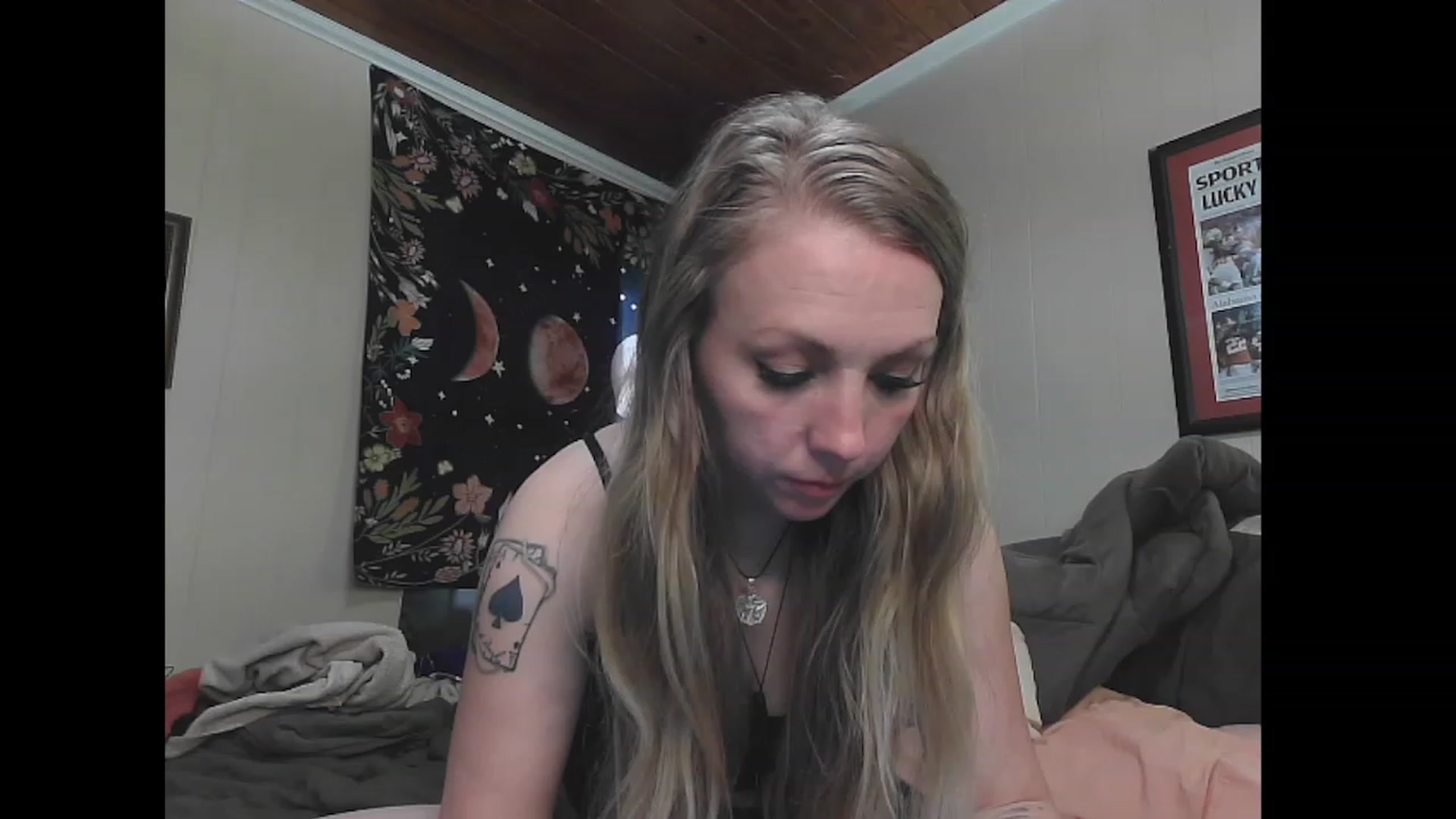 Gallery image thumbnail from KinkySapphire's myfreecams stream on, 11/22/2022, 16:44 image 2 of 20