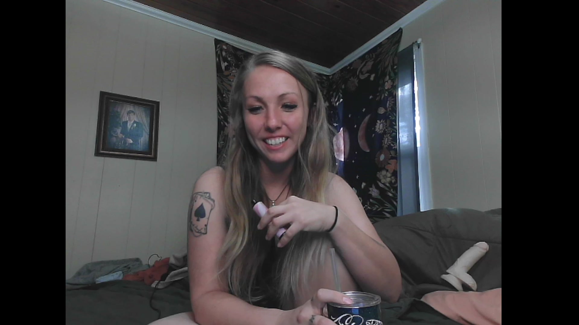 Gallery image thumbnail from KinkySapphire's myfreecams stream on, 11/22/2022, 16:44 image 10 of 20