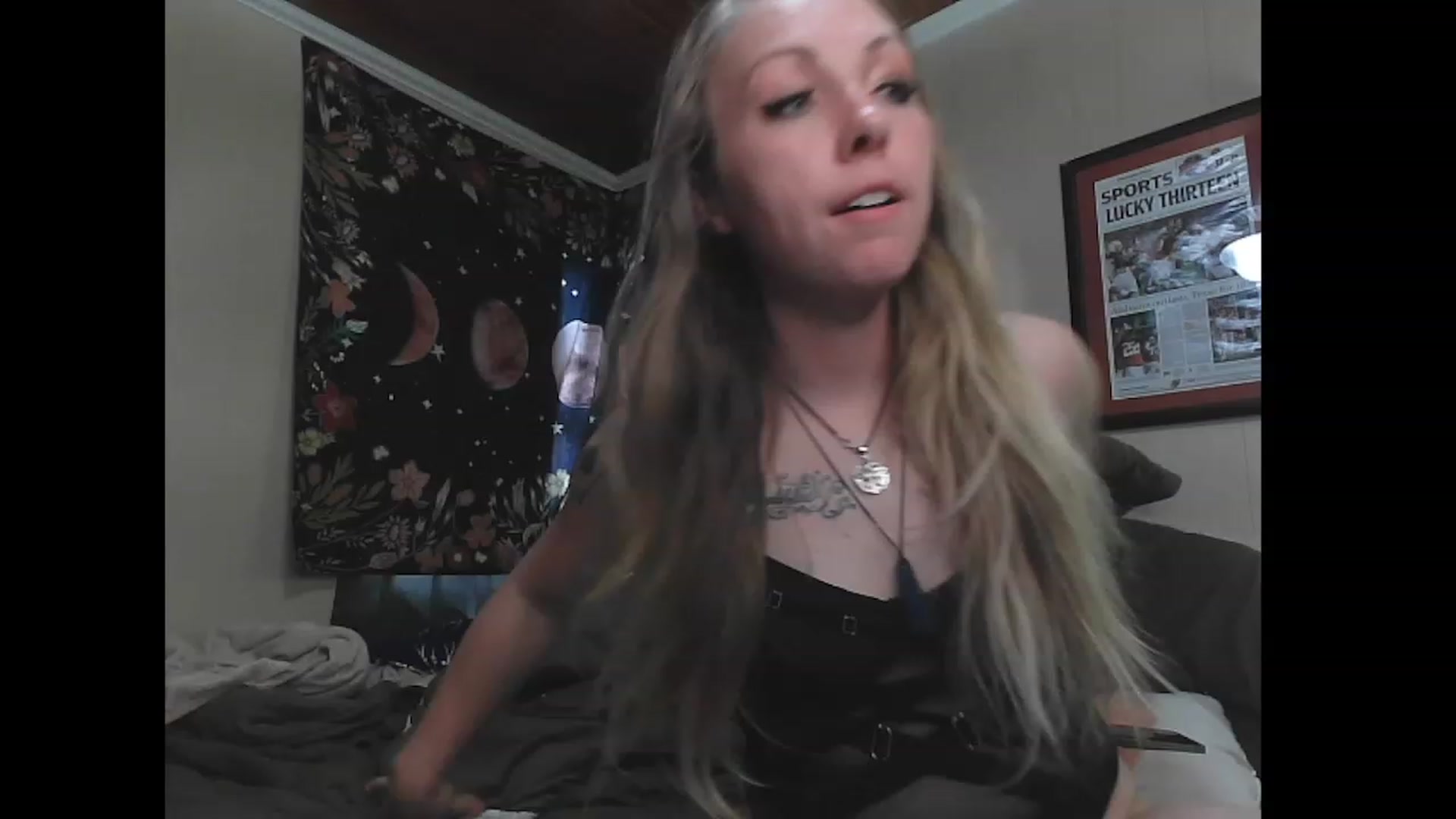Gallery image thumbnail from KinkySapphire's myfreecams stream on, 11/22/2022, 17:27 image 2 of 20