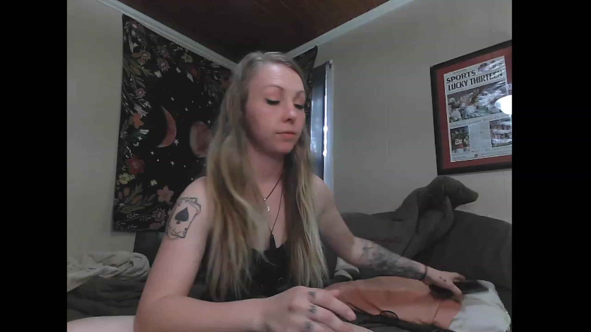 Gallery image thumbnail from KinkySapphire's myfreecams stream on, 11/22/2022, 17:27 image 3 of 20