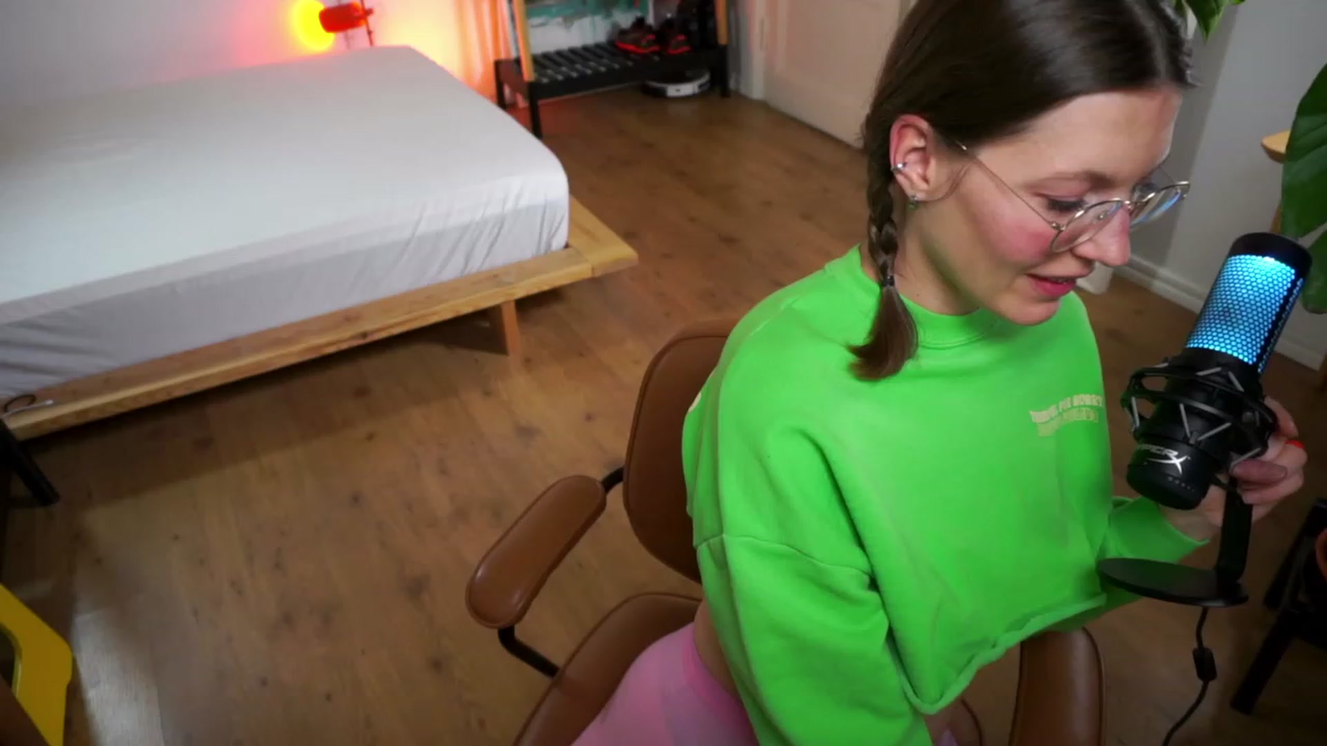 Gallery image thumbnail from Kinky_orange's myfreecams stream on, 01/16/2024, 14:43 image 12 of 20