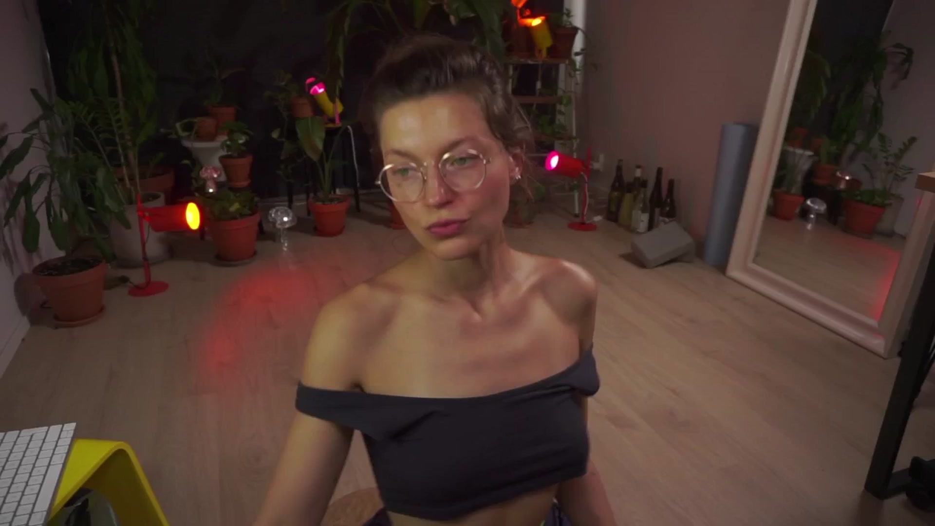 Gallery image thumbnail from Kinky_orange's myfreecams stream on, 07/03/2024, 10:36 image 6 of 20