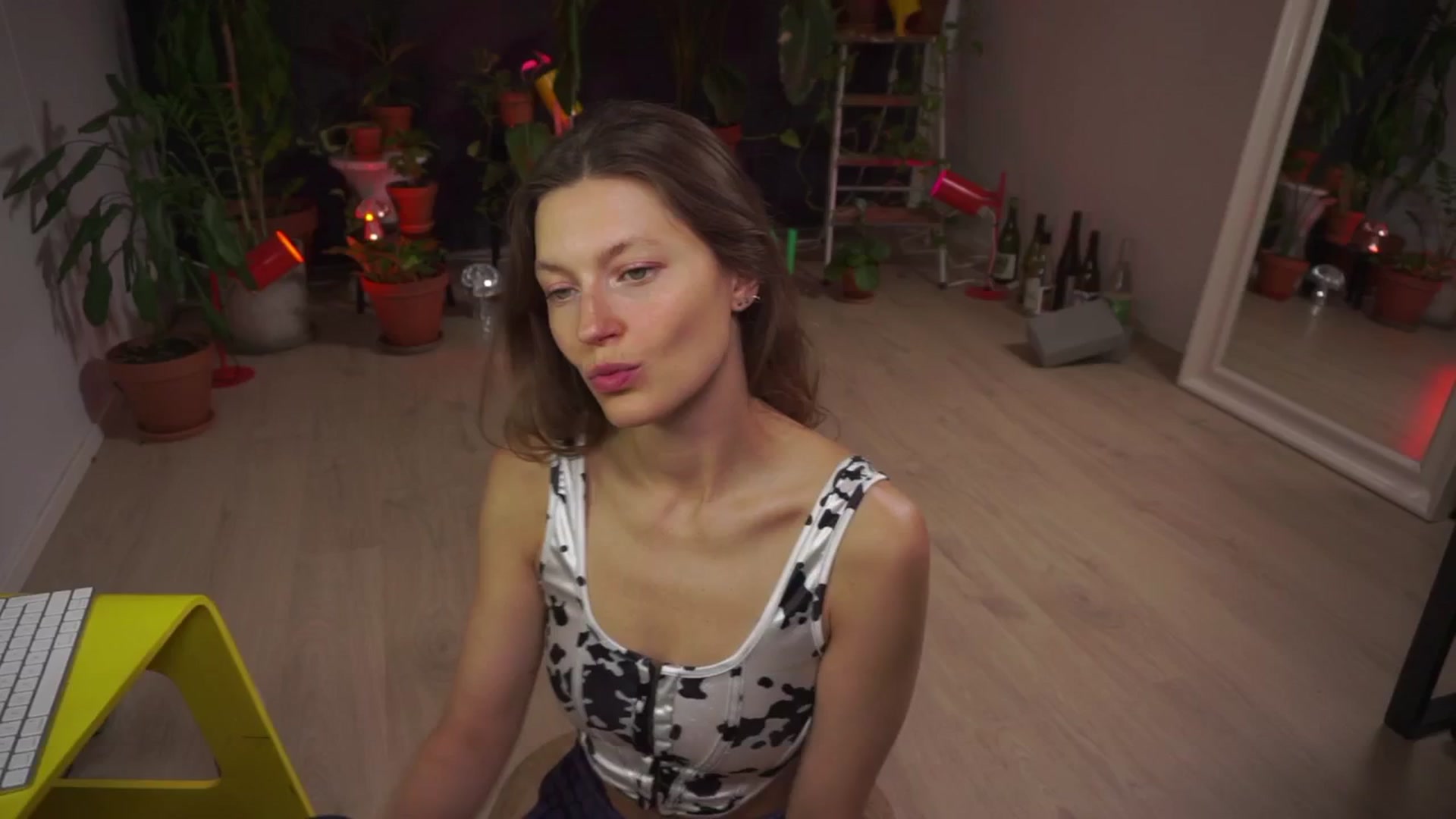 Gallery image thumbnail from Kinky_orange's myfreecams stream on, 07/05/2024, 12:12 image 1 of 20