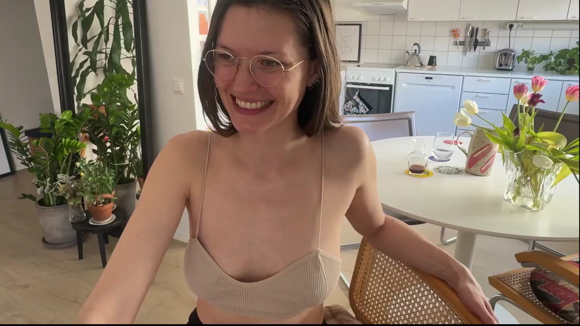 Gallery image thumbnail from Kinky_orange's myfreecams stream on, 04/08/2025, 12:22 image 9 of 20