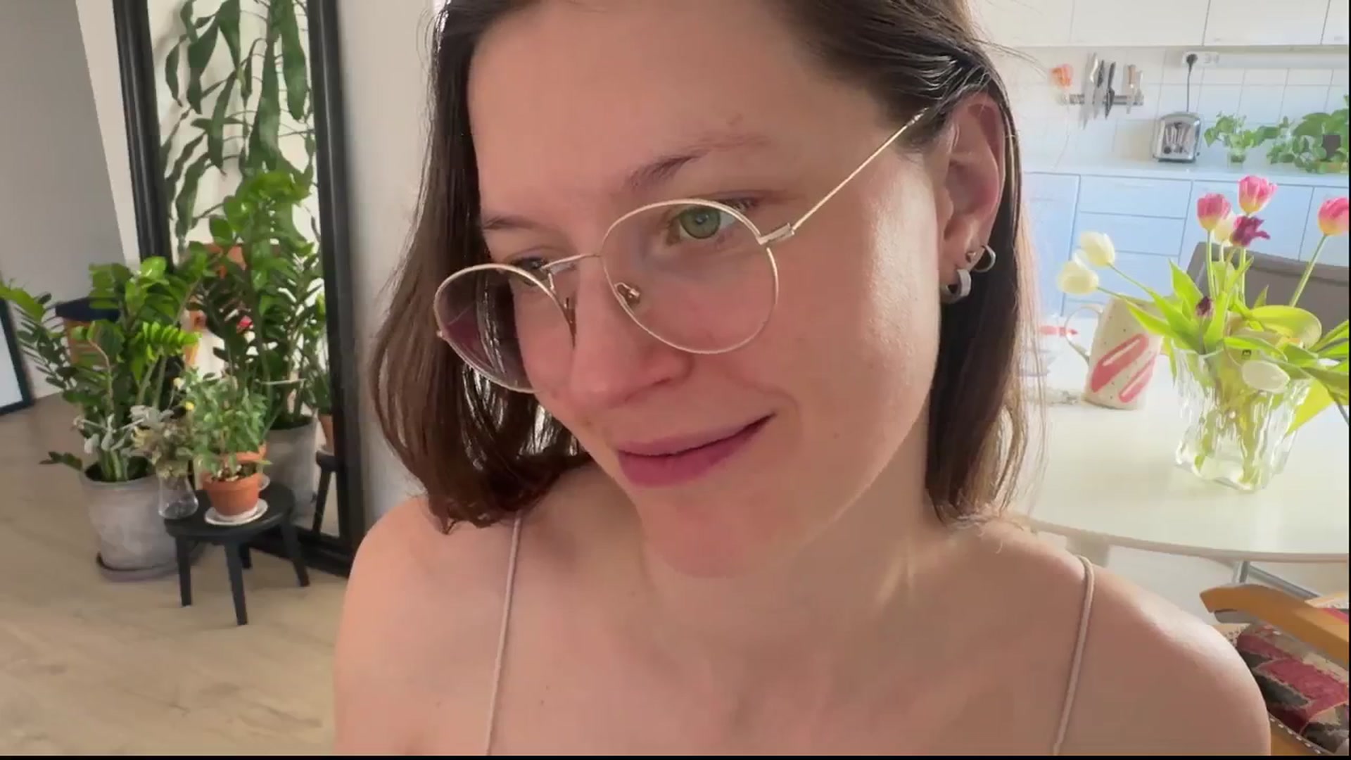 Gallery image thumbnail from Kinky_orange's myfreecams stream on, 04/08/2025, 12:22 image 8 of 20