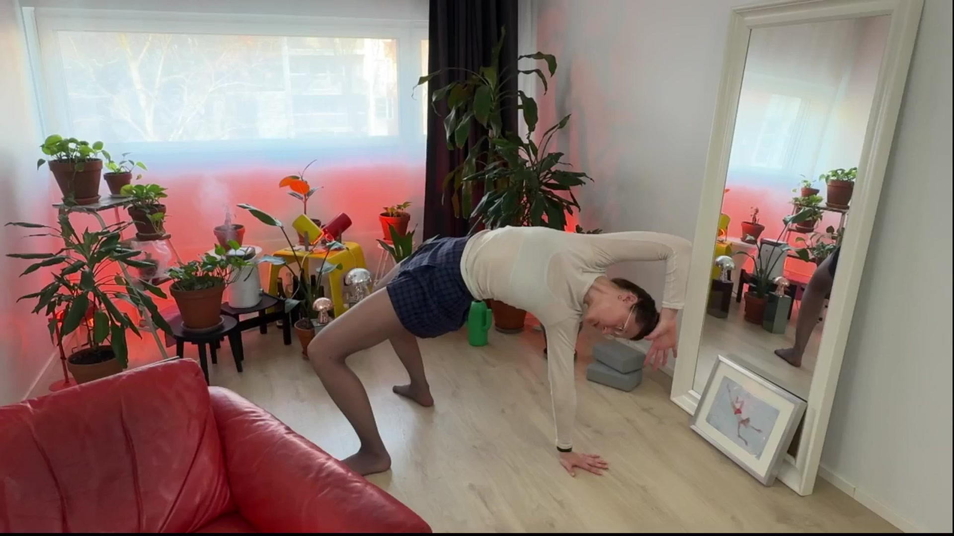 Gallery image thumbnail from Kinky_orange's myfreecams stream on, 04/14/2025, 15:33 image 10 of 20
