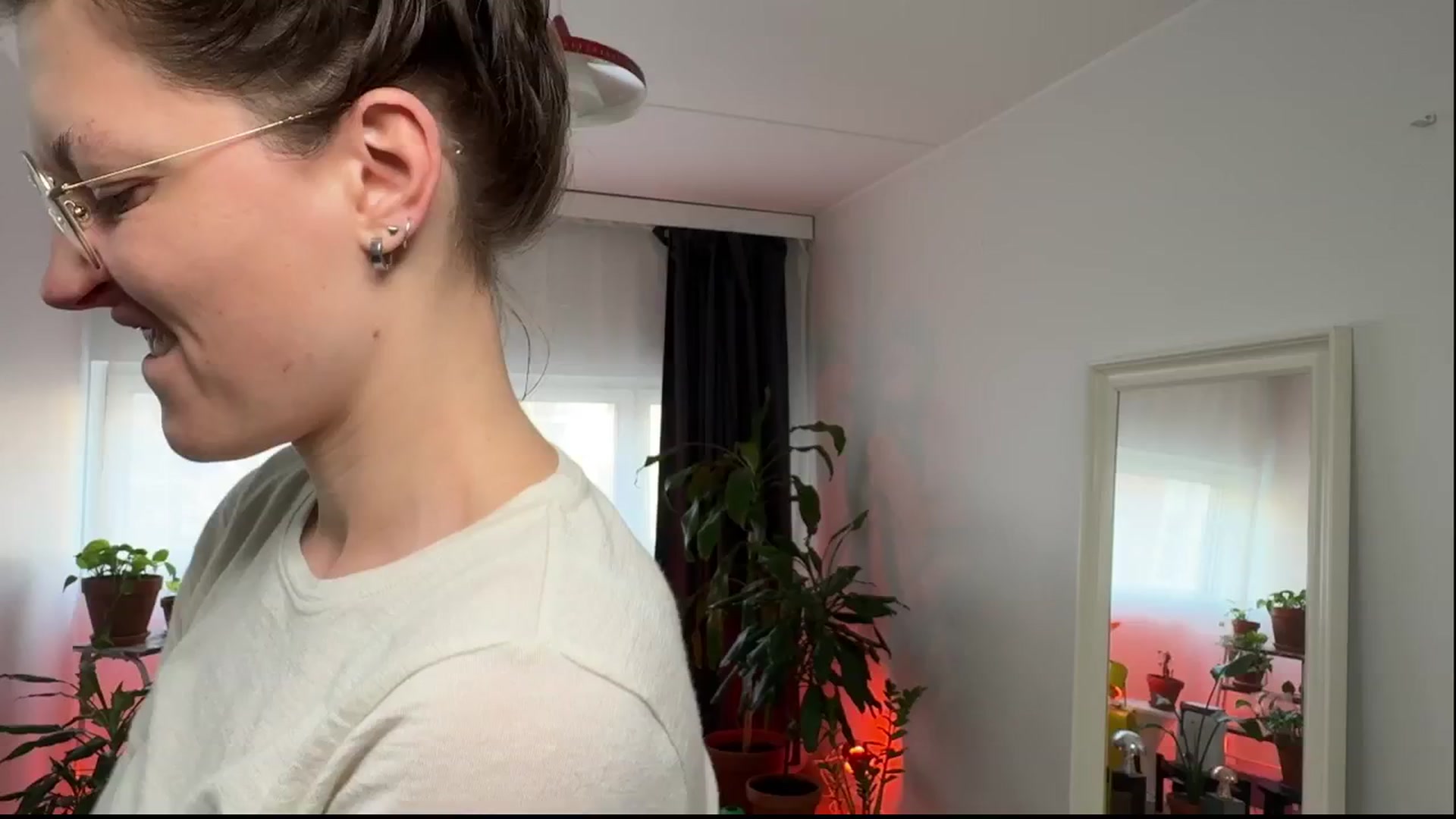 Gallery image thumbnail from Kinky_orange's myfreecams stream on, 04/14/2025, 15:33 image 15 of 20