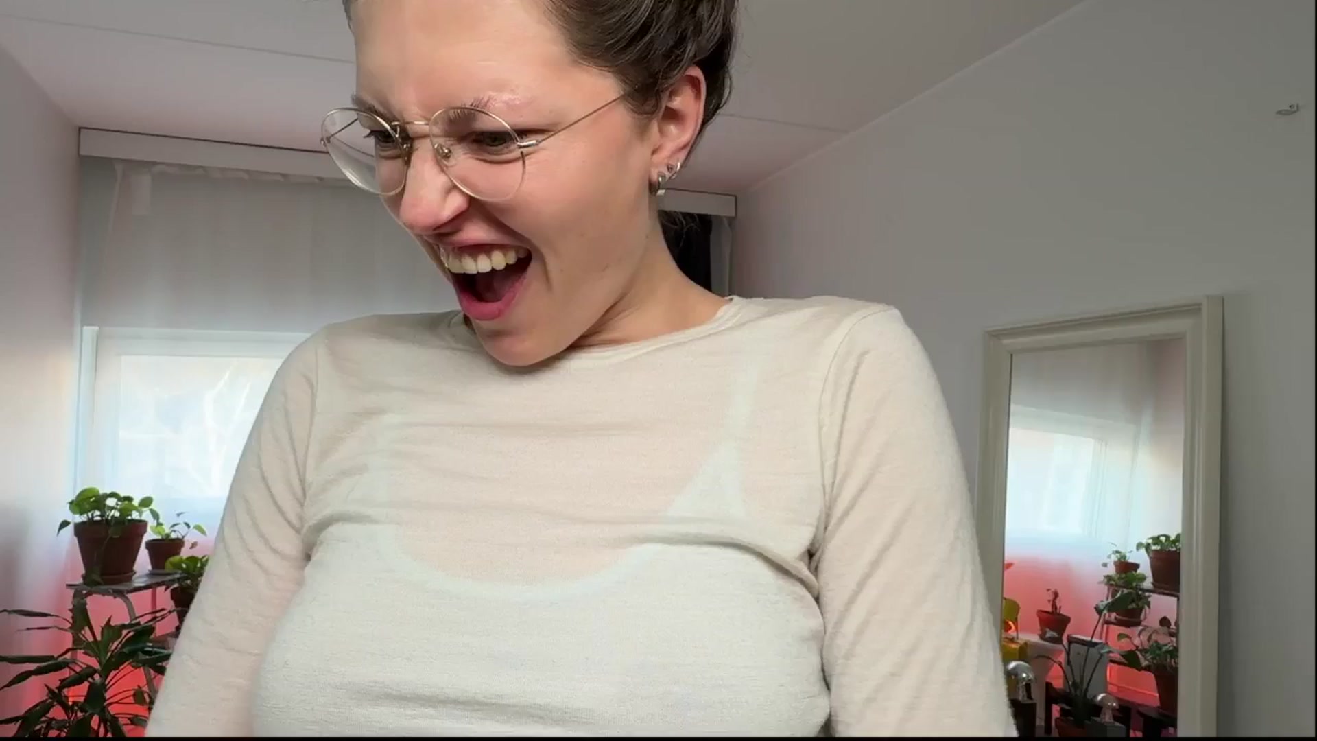 Gallery image thumbnail from Kinky_orange's myfreecams stream on, 04/14/2025, 15:33 image 16 of 20