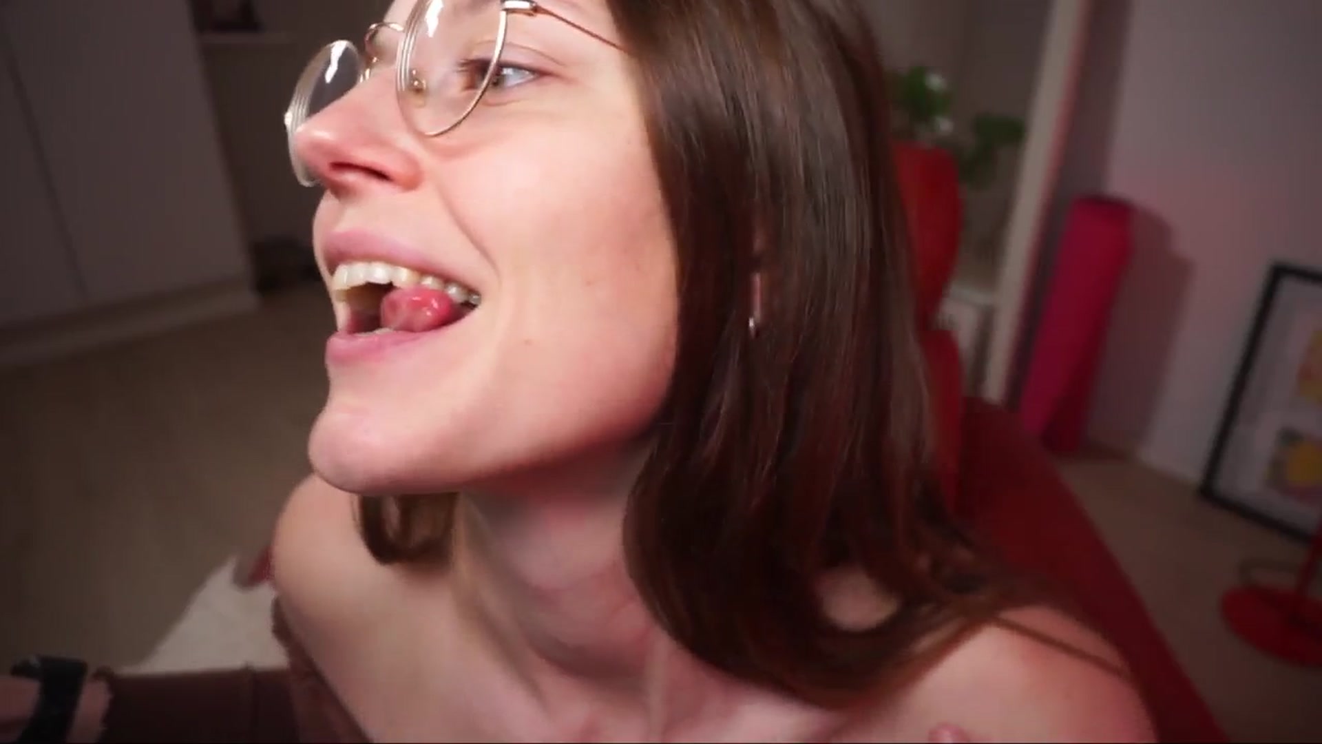 Gallery image thumbnail from Kinky_orange's myfreecams stream on, 12/21/2025, 13:34 image 6 of 20