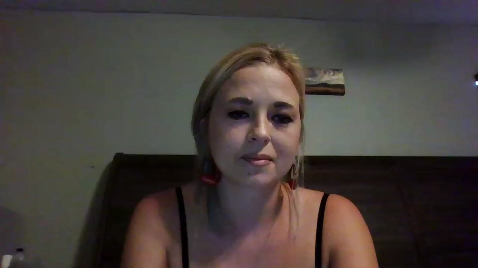 Gallery image thumbnail from Kinkykatie2's myfreecams stream on, 11/14/2022, 17:57 image 20 of 20