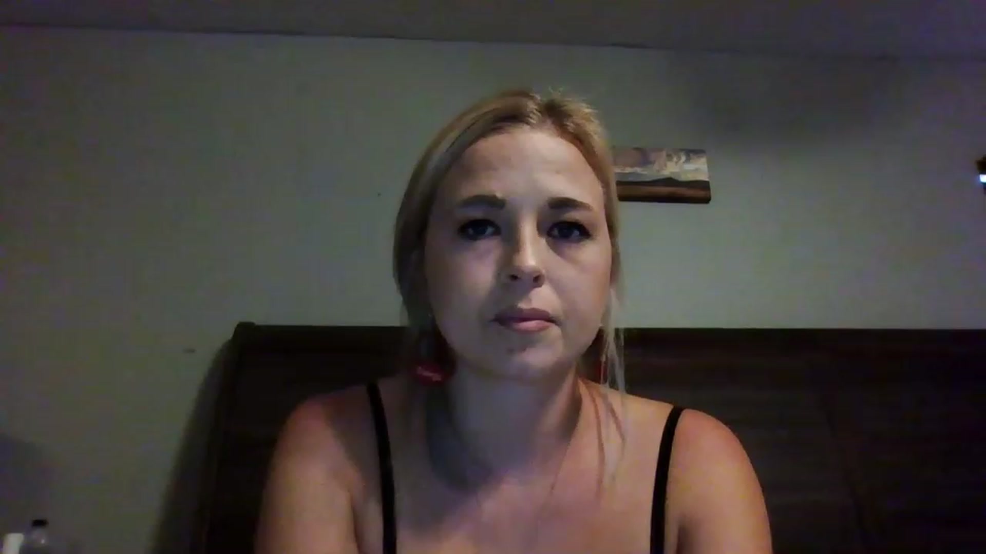 Gallery image thumbnail from Kinkykatie2's myfreecams stream on, 11/14/2022, 17:57 image 18 of 20