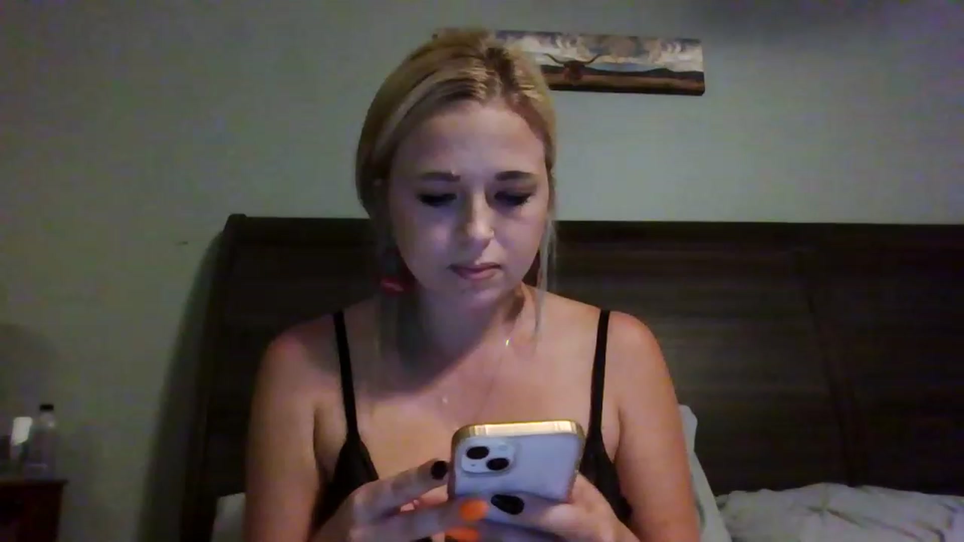 Gallery image thumbnail from Kinkykatie2's myfreecams stream on, 11/14/2022, 17:57 image 12 of 20