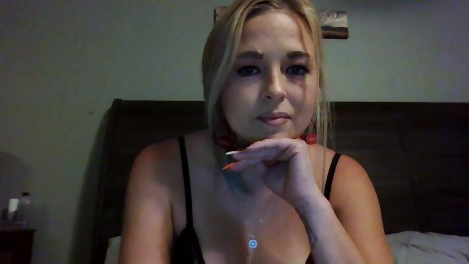 Gallery image thumbnail from Kinkykatie2's myfreecams stream on, 11/14/2022, 17:57 image 7 of 20
