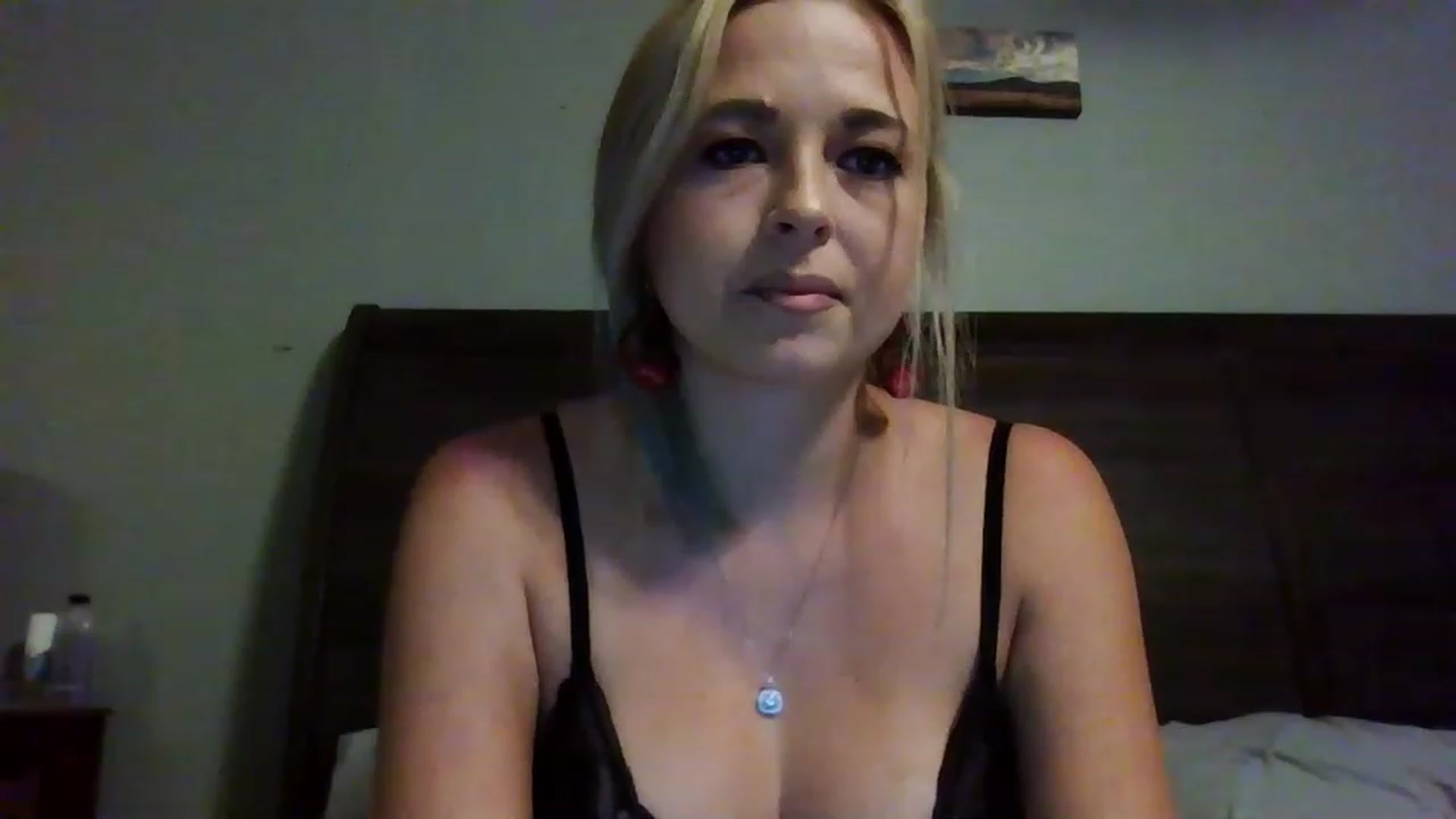 Gallery image thumbnail from Kinkykatie2's myfreecams stream on, 11/14/2022, 17:57 image 6 of 20