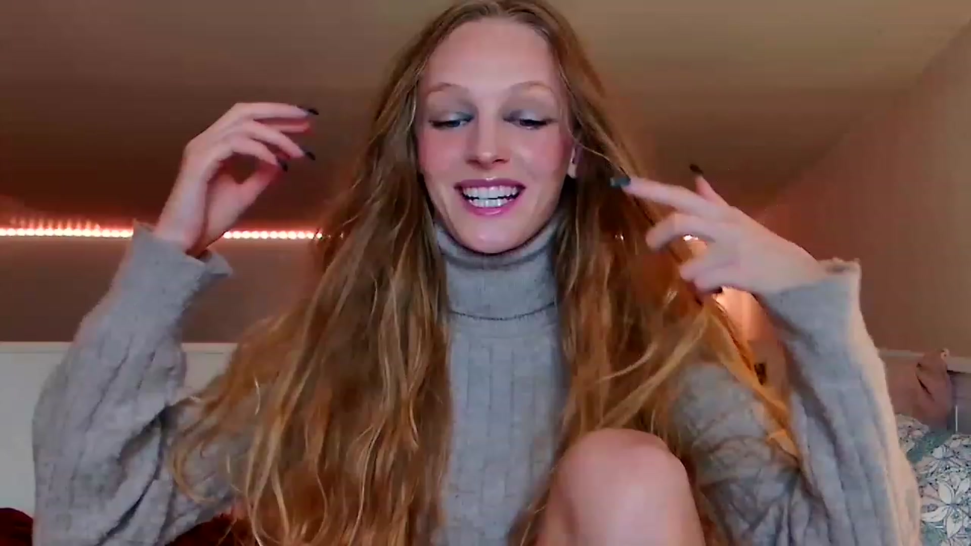 Gallery image thumbnail from Kinkywander's myfreecams stream on, 11/20/2022, 18:06 image 18 of 20