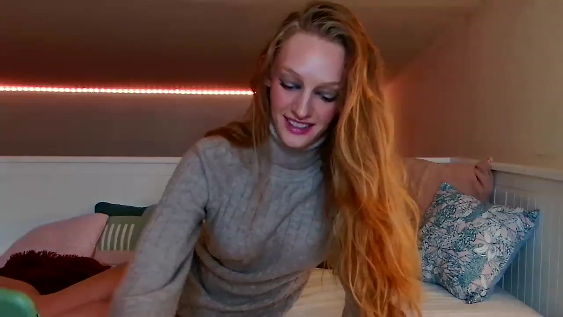 Gallery image thumbnail from Kinkywander's myfreecams stream on, 11/20/2022, 18:06 image 10 of 20