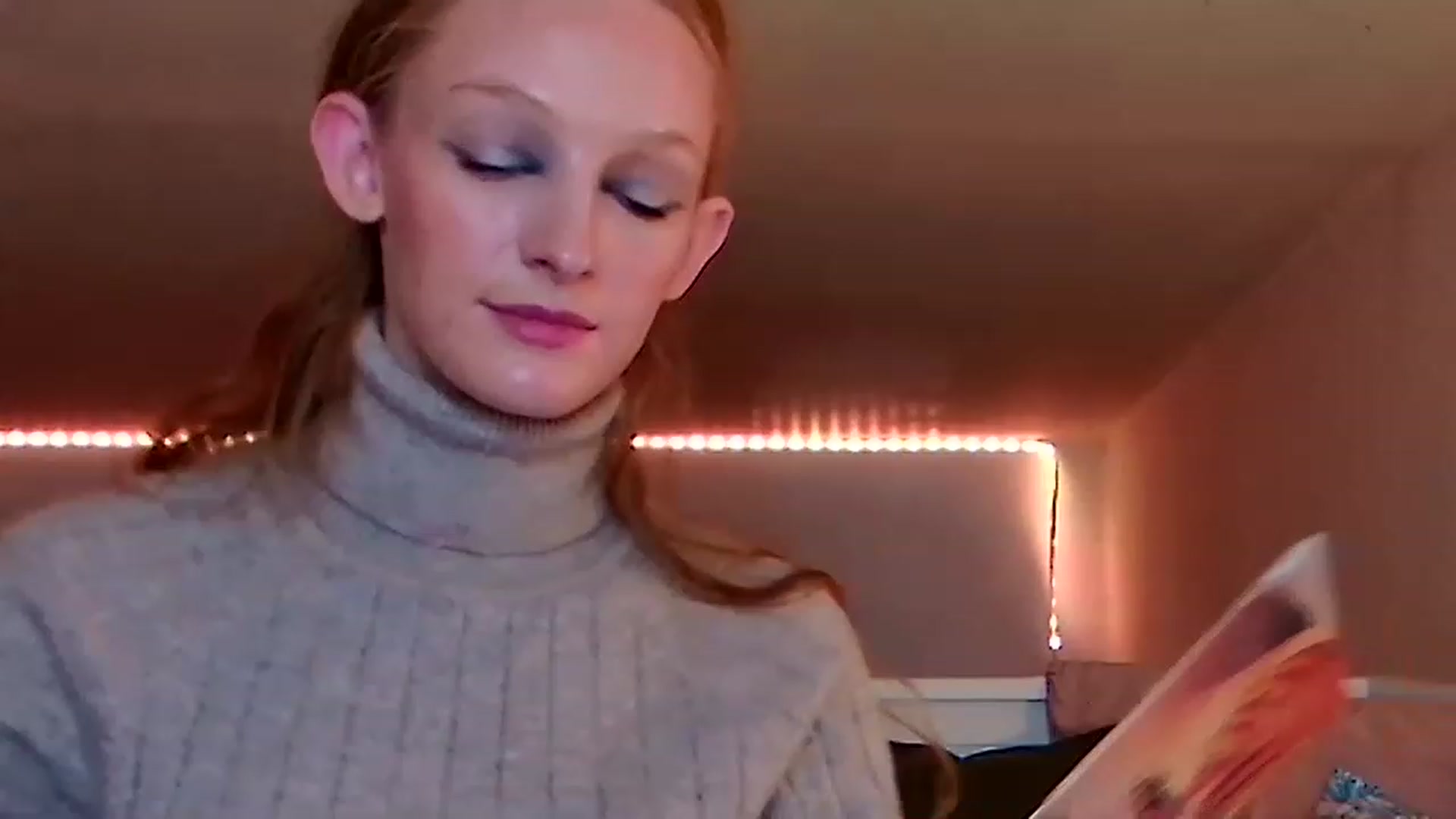 Gallery image thumbnail from Kinkywander's myfreecams stream on, 11/20/2022, 18:06 image 6 of 20