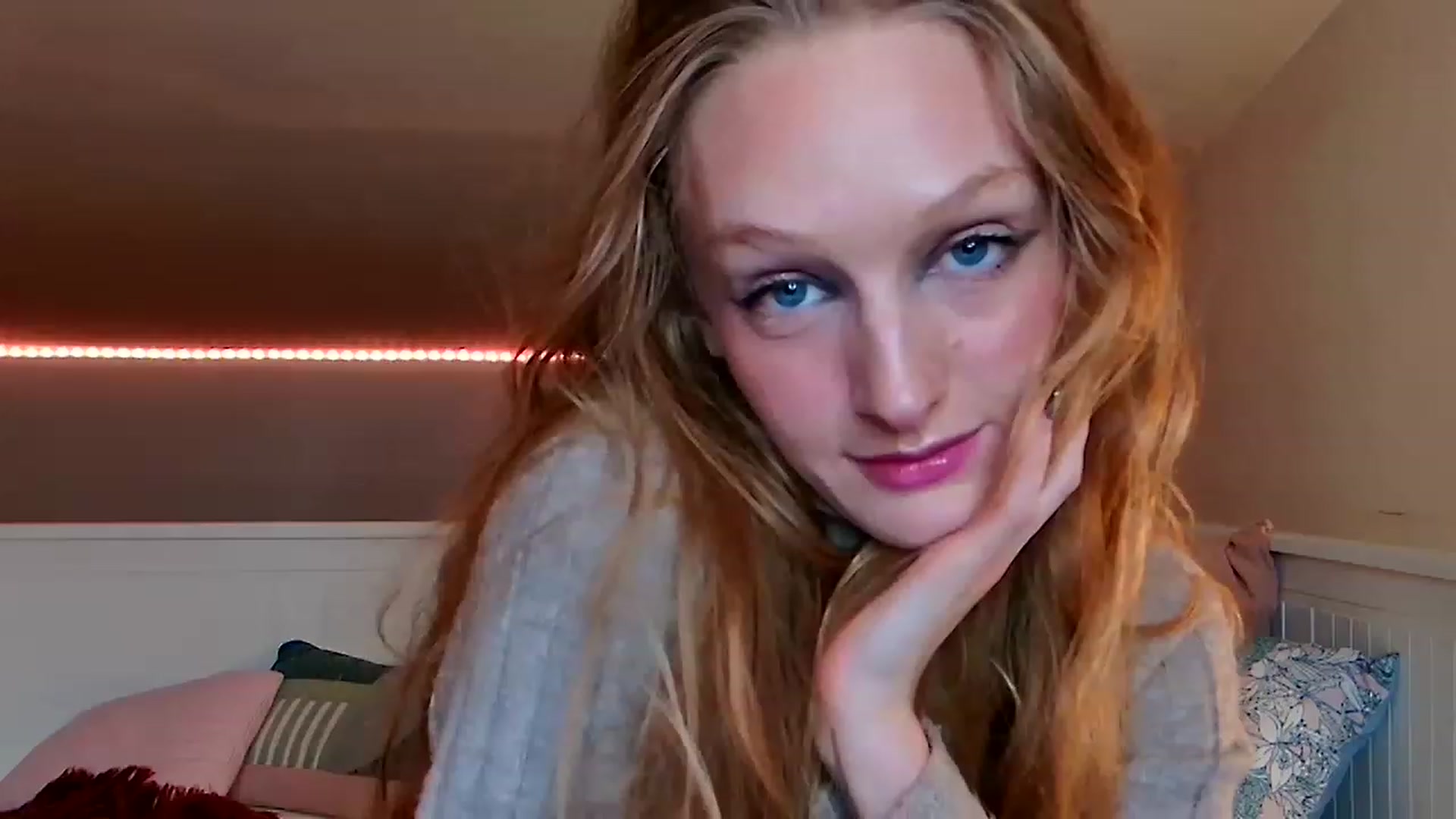 Gallery image thumbnail from Kinkywander's myfreecams stream on, 11/20/2022, 18:06 image 12 of 20